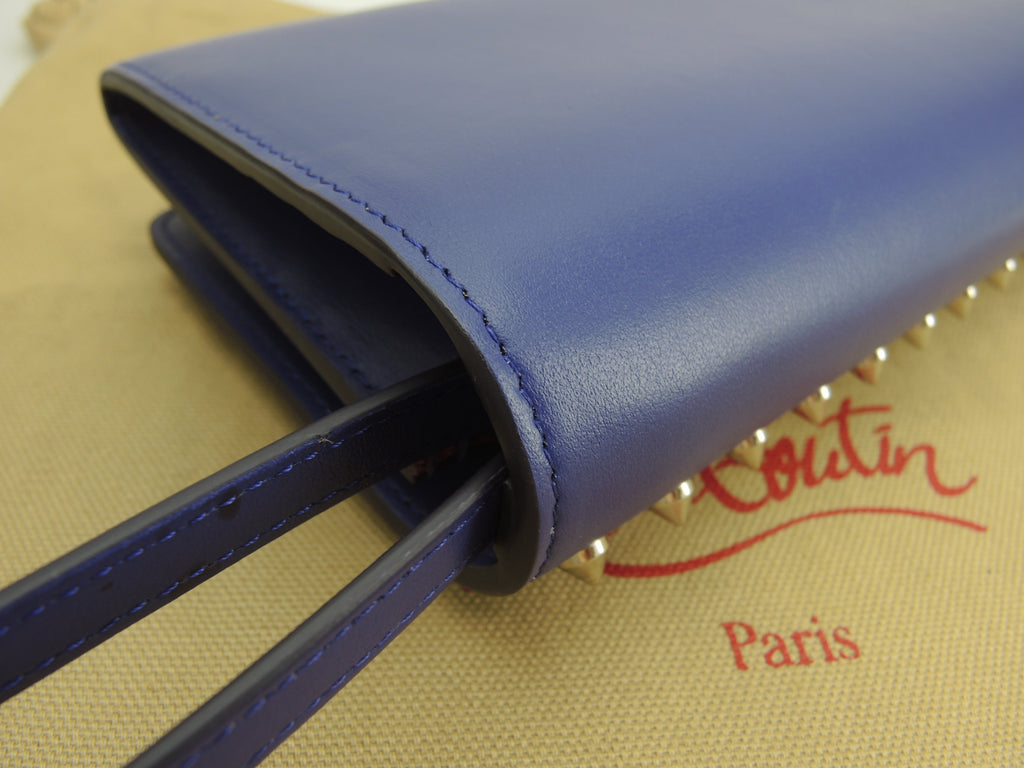 Christian Louboutin Macaron Pochette Portafoglio in pelle viola con borchie, nuovo con cartellino