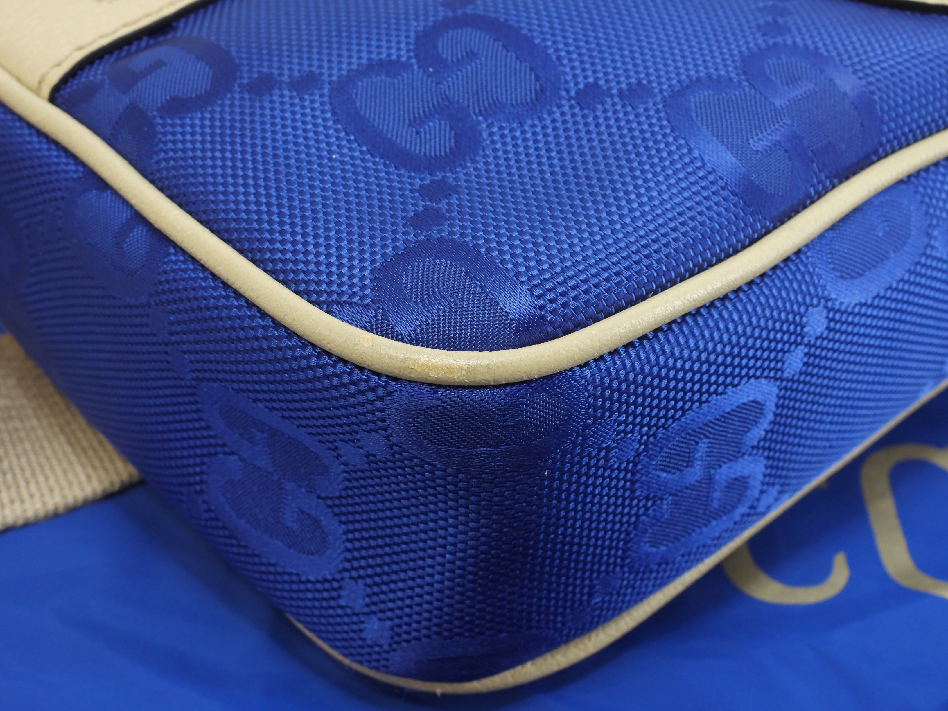 Gucci Marsupio in nylon e pelle GG blu crema, borsa a tracolla, borsa a vita, condizioni eccellenti@ 24