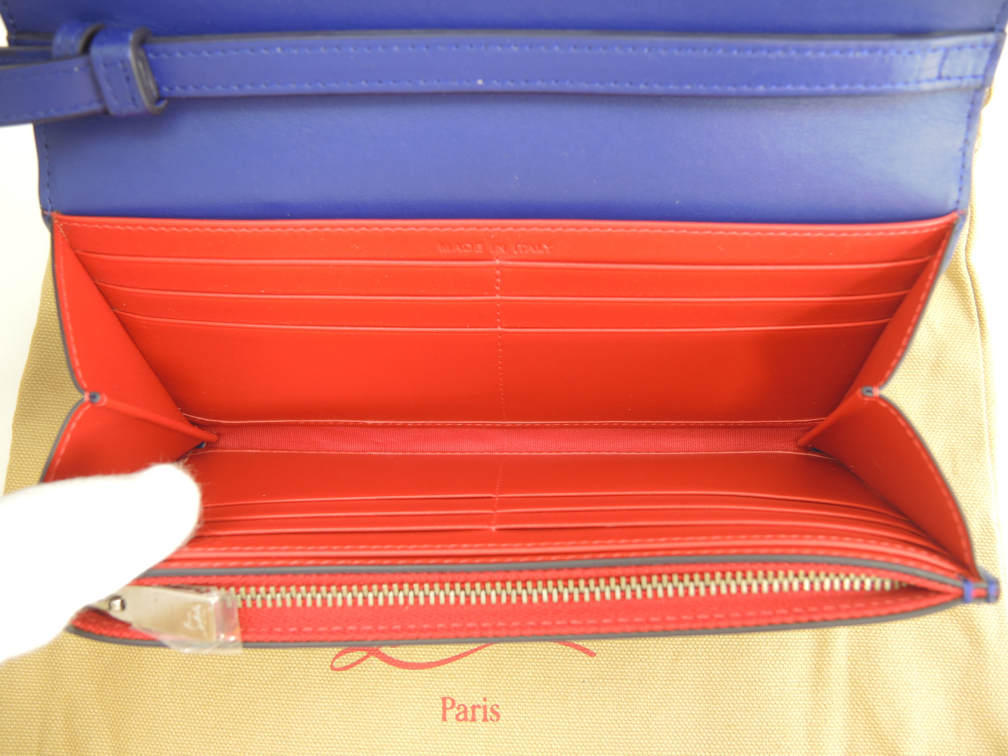 Christian Louboutin Macaron Pochette Portafoglio in pelle viola con borchie, nuovo con cartellino