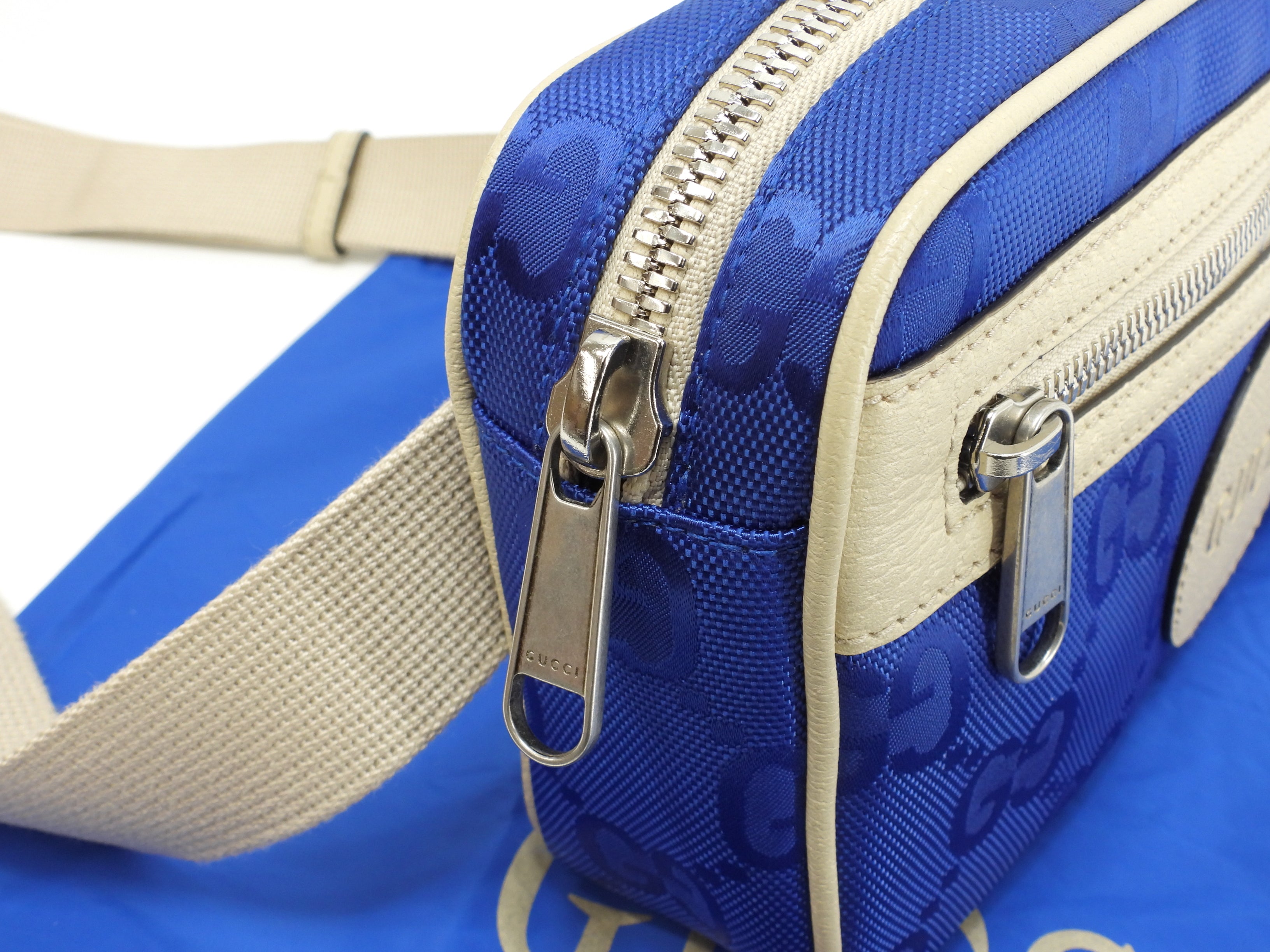 Gucci Marsupio in nylon e pelle GG blu crema, borsa a tracolla, borsa a vita, condizioni eccellenti@ 24