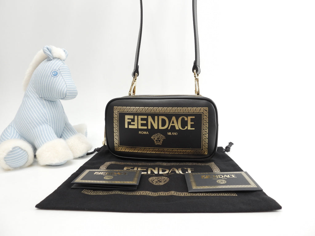 Fendi x Versace Pochette Fendace Pelle Nera Borsa a Tracolla Inutilizzata @ 1