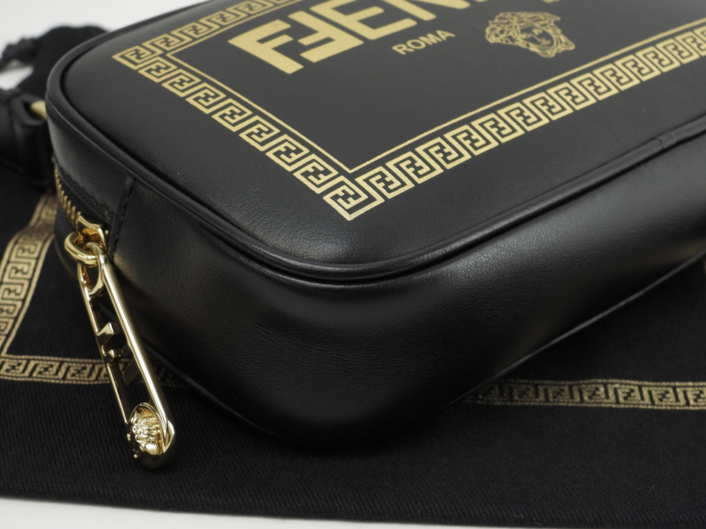 Fendi x Versace Pochette Fendace Pelle Nera Borsa a Tracolla Inutilizzata @ 1