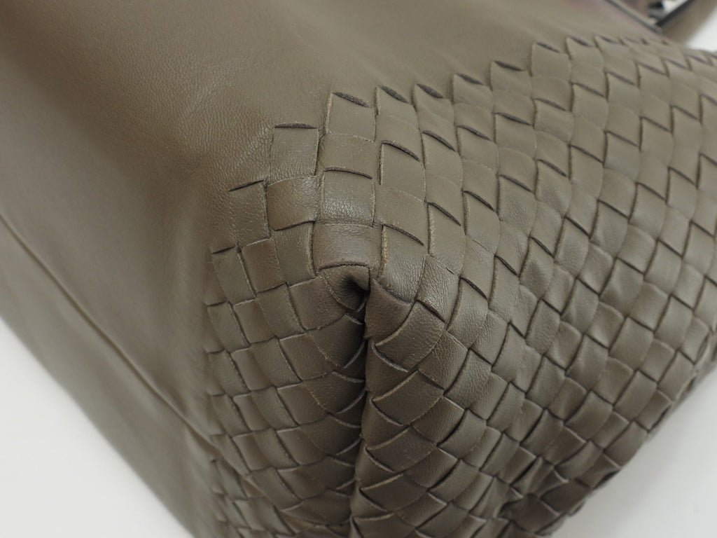 Borsa tote Bottega Veneta Intrecciato in pelle grigia, borsa a mano, ottime condizioni @B06224470R