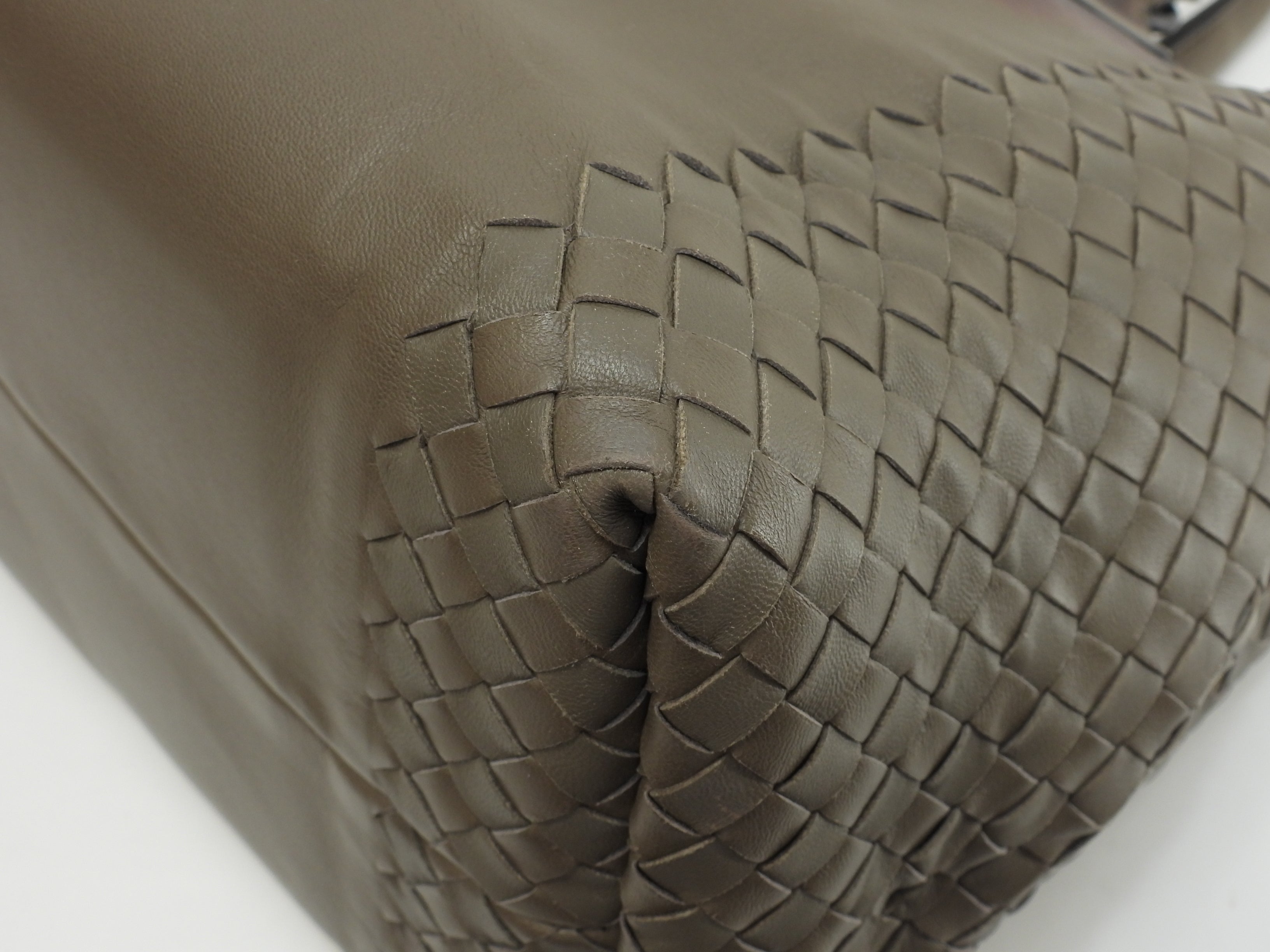 Borsa tote Bottega Veneta Intrecciato in pelle grigia, borsa a mano, ottime condizioni @B06224470R