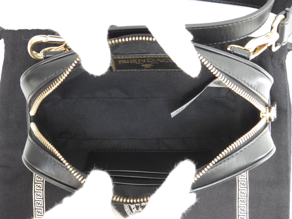 Fendi x Versace Pochette Fendace Pelle Nera Borsa a Tracolla Inutilizzata @ 1