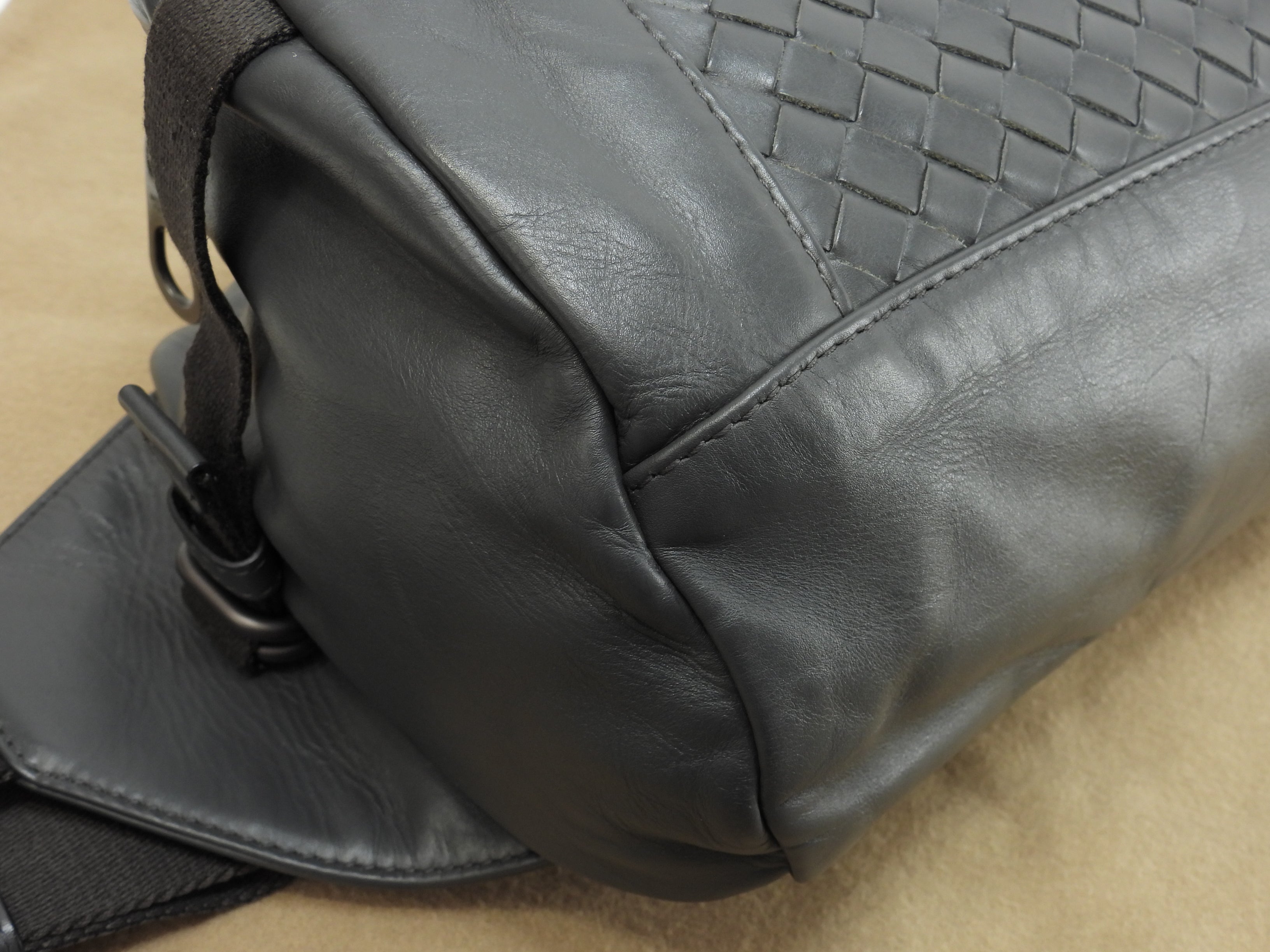 Bottega Veneta marsupio grande in pelle Intrecciato grigio, usato pochissimo @B04047843D