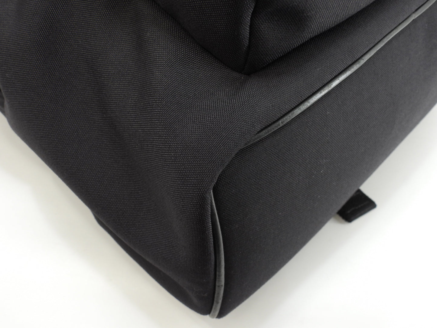 Zaino Saint Laurent con stelle in nylon e pelle nera, borsa a tracolla, in ottime condizioni @ 3