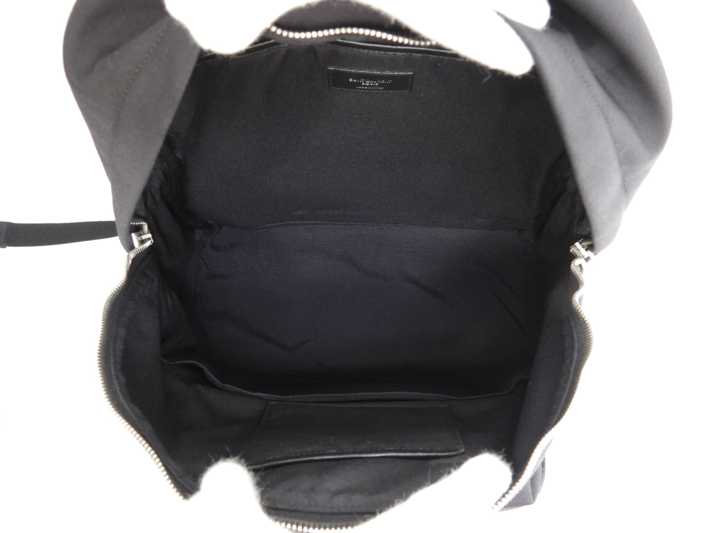 Zaino Saint Laurent con stelle in nylon e pelle nera, borsa a tracolla, in ottime condizioni @ 3