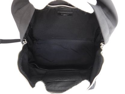 Zaino Saint Laurent con stelle in nylon e pelle nera, borsa a tracolla, in ottime condizioni @ 3