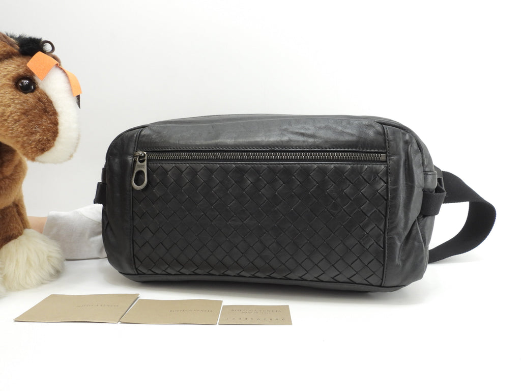 Bottega Veneta marsupio medio in pelle Intrecciato nero marsupio a tracolla @B03656004Q