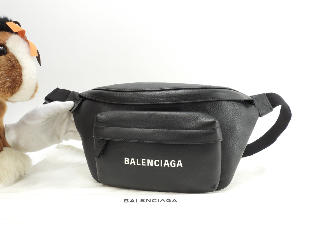 Balenciaga Marsupio Everyday Pelle Nera Logo Bianco Borsa a tracolla condizioni perfette @ 43