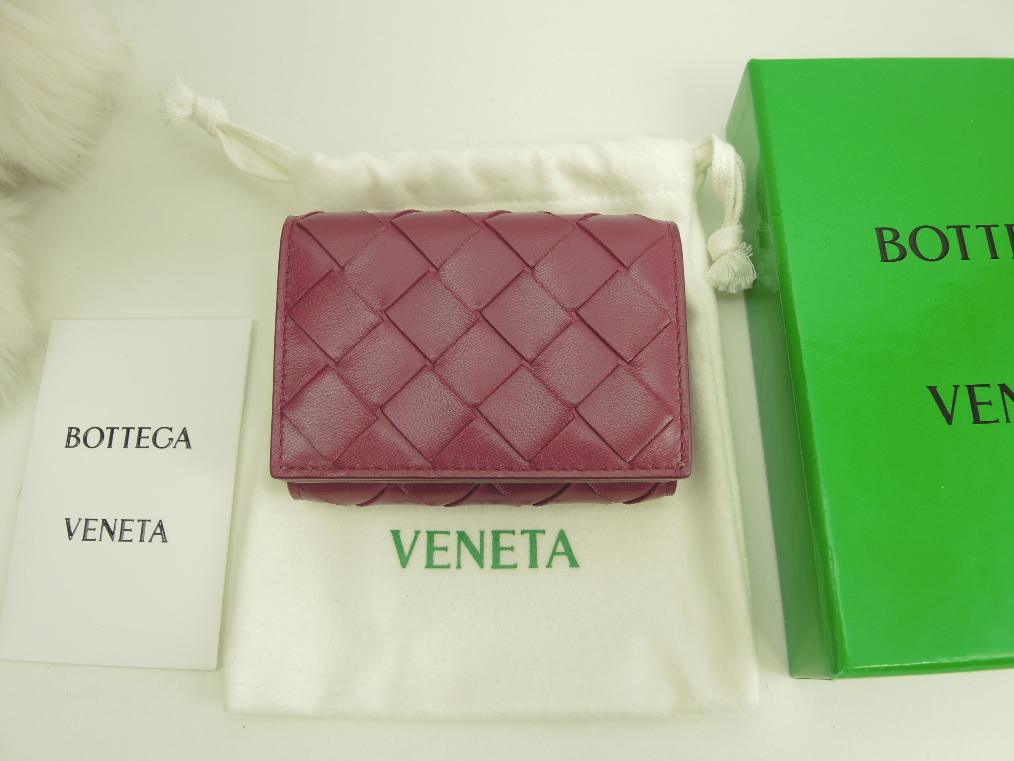 Bottega Veneta mini portafoglio, interno in pelle Intrecciato rosa scuro, portafoglio compatto, mai usato @P01926694E