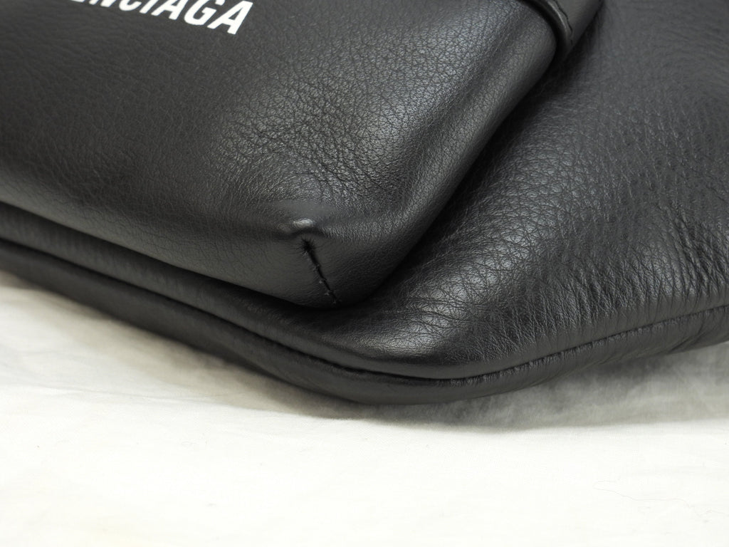 Balenciaga Marsupio Everyday Pelle Nera Logo Bianco Borsa a tracolla condizioni perfette @ 43