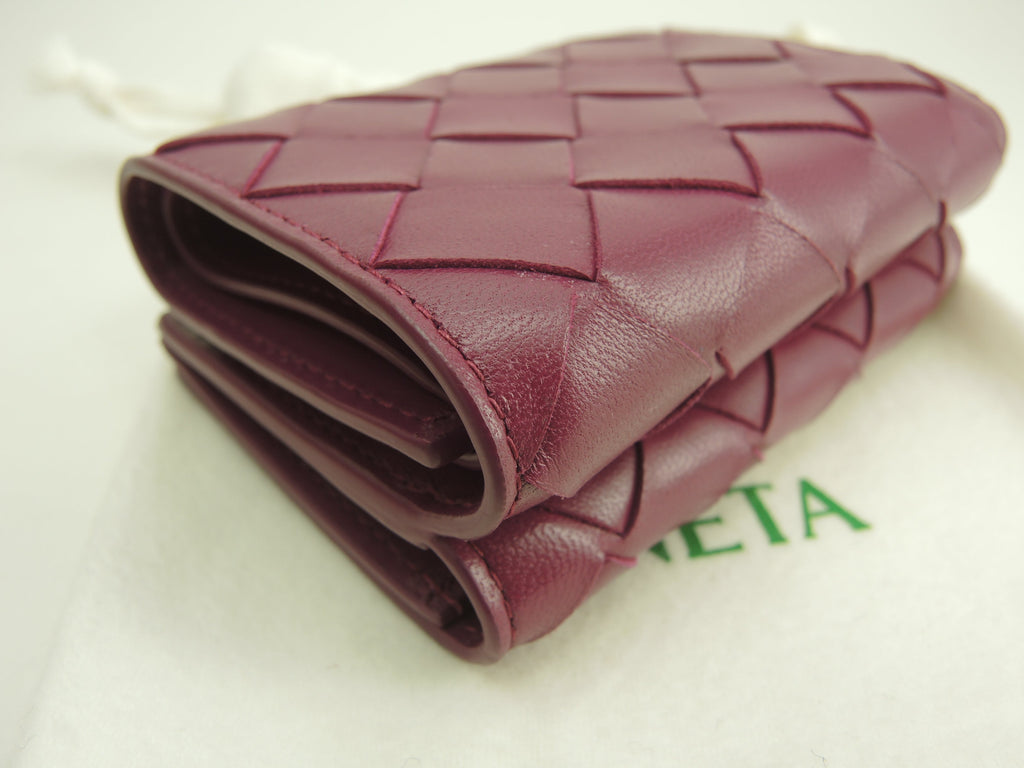 Bottega Veneta mini portafoglio, interno in pelle Intrecciato rosa scuro, portafoglio compatto, mai usato @P01926694E