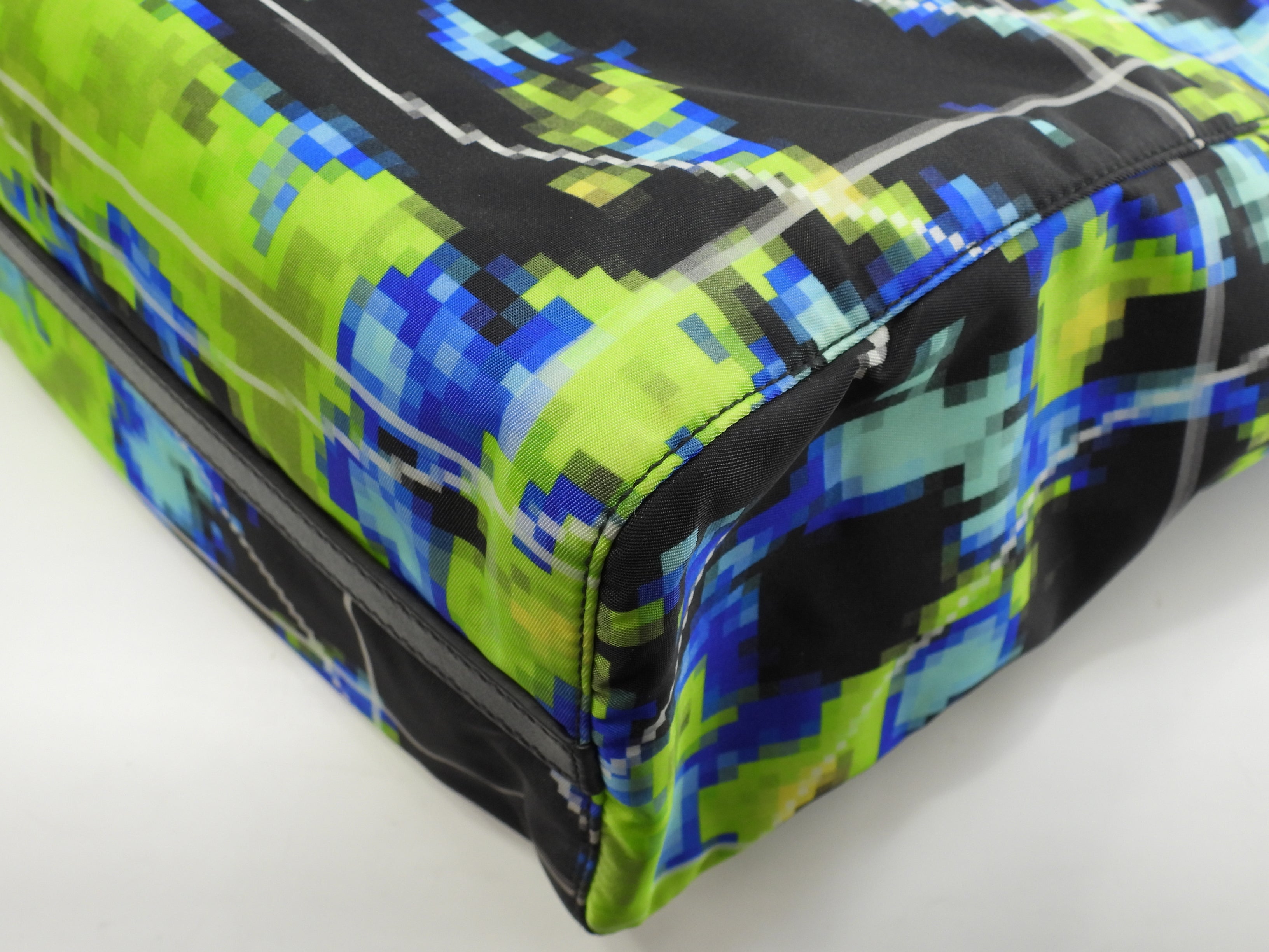 Prada borsa tote grande da uomo in nylon giallo, nero e blu, pelle nera, tracolla, ottime condizioni @250 2