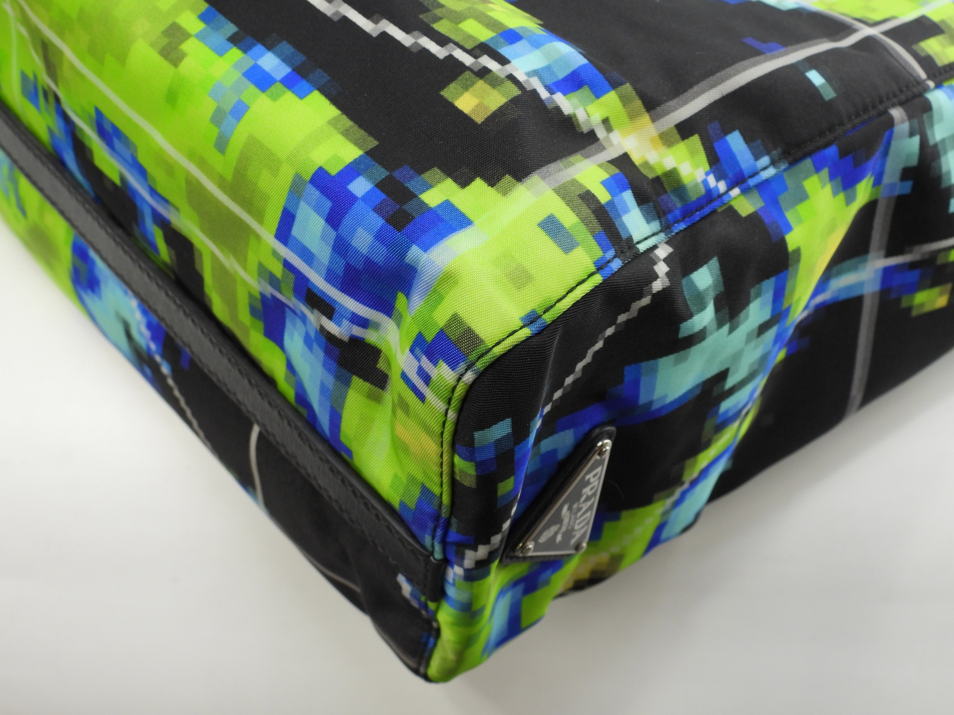 Prada borsa tote grande da uomo in nylon giallo, nero e blu, pelle nera, tracolla, ottime condizioni @250 2