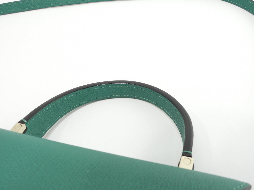 Valextra Mini Iside, pelle goffrata, verde, borsa a mano con tracolla, pochette, ottime condizioni@N515157