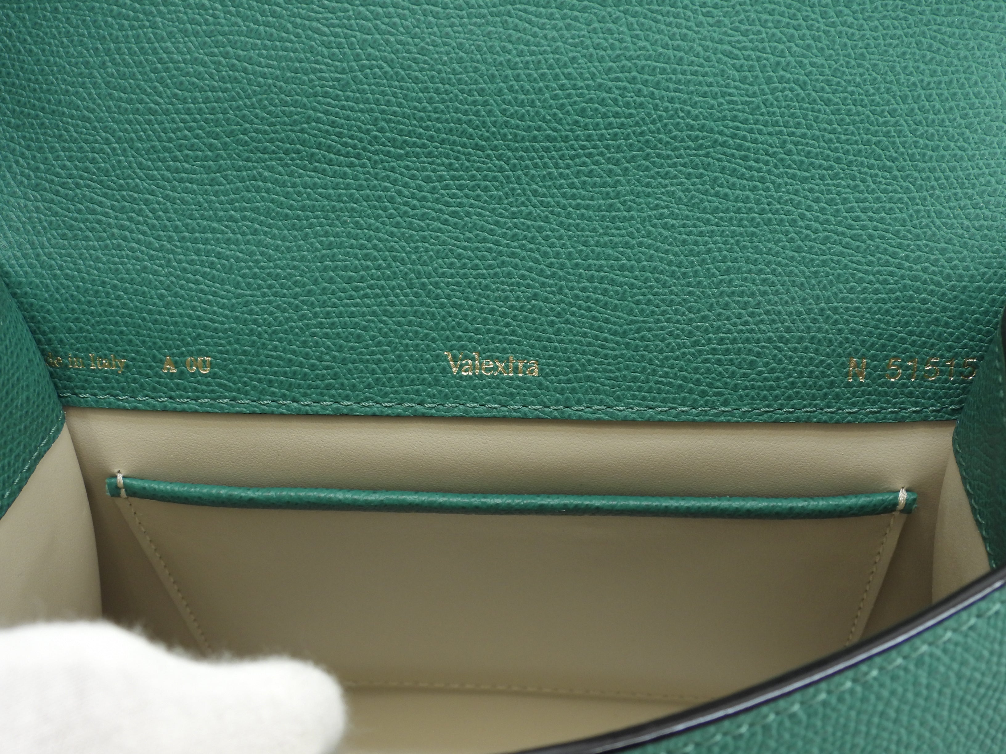 Valextra Mini Iside, pelle goffrata, verde, borsa a mano con tracolla, pochette, ottime condizioni@N515157