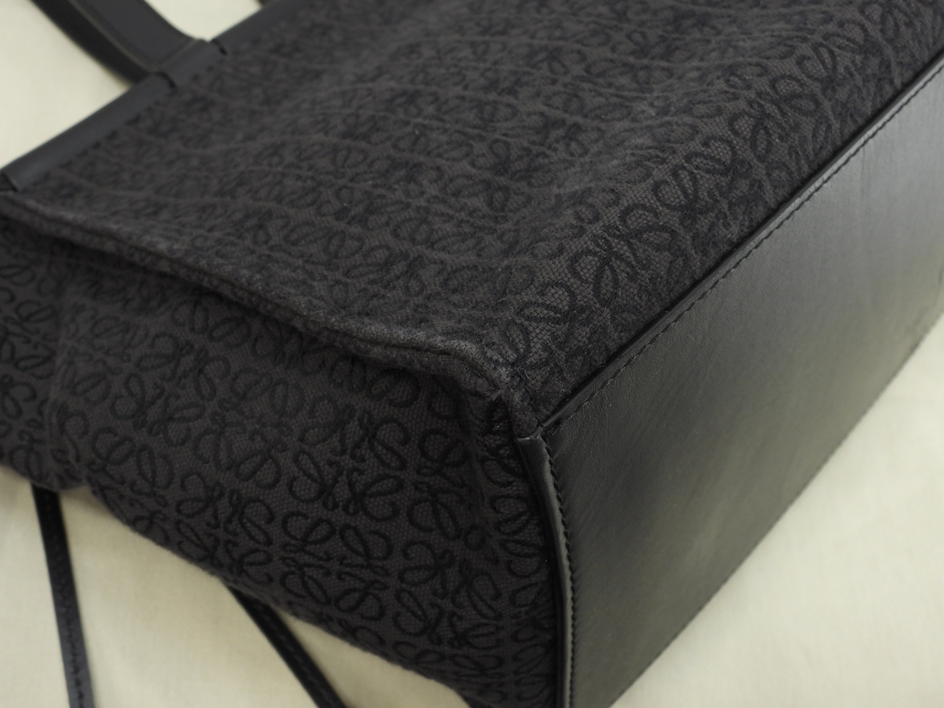 Borsa Tote Loewe Cushion Small Anagram Ripetuto Jacquard/Pelle Nera Tracolla@702125
