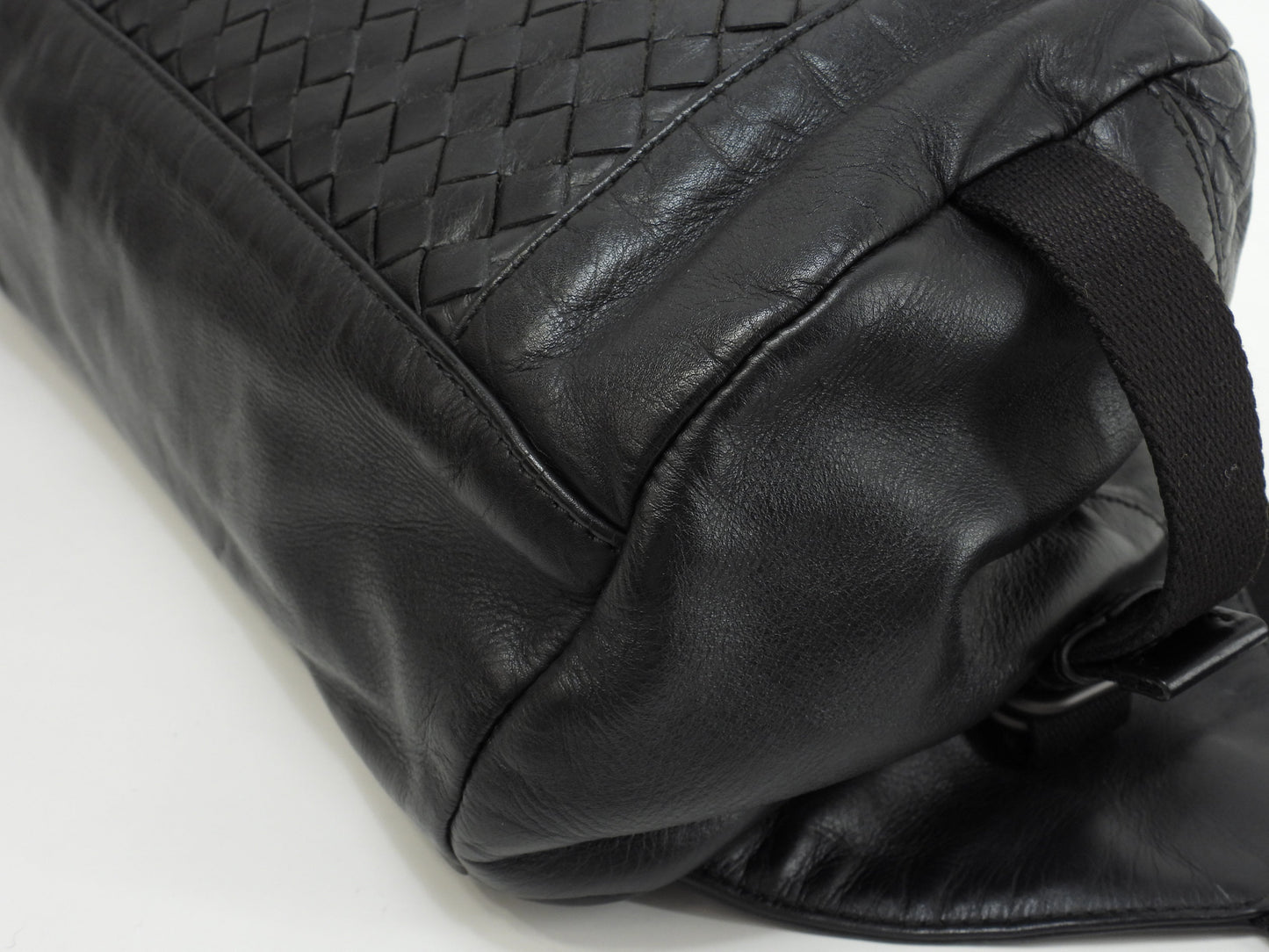 Bottega Veneta marsupio Intrecciato in pelle nera con marsupio a tracolla @B03658988E