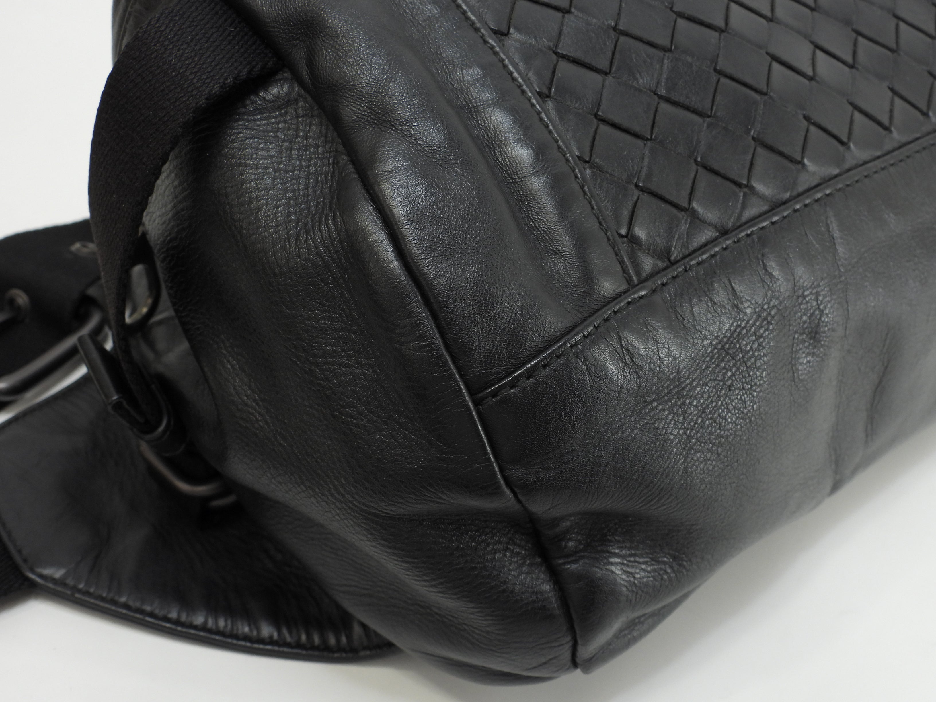 Bottega Veneta marsupio Intrecciato in pelle nera con marsupio a tracolla @B03658988E