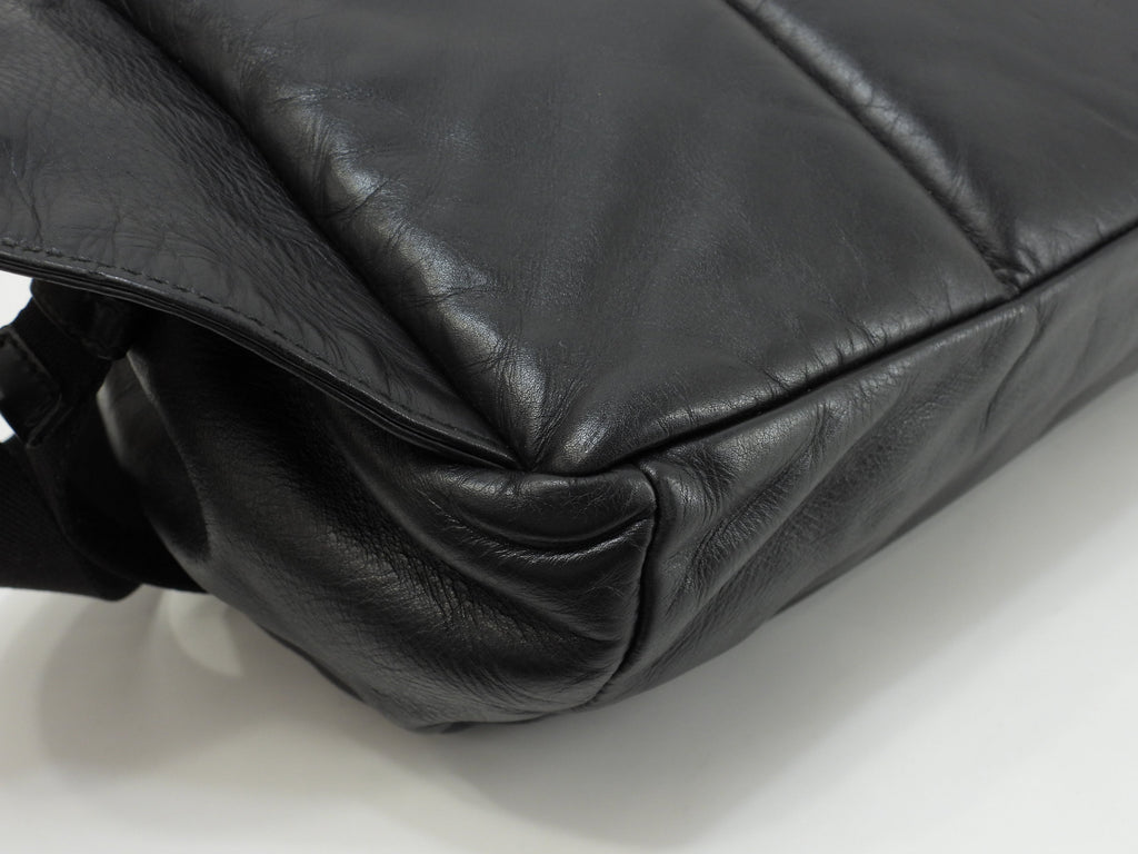 Bottega Veneta marsupio Intrecciato in pelle nera con marsupio a tracolla @B03658988E