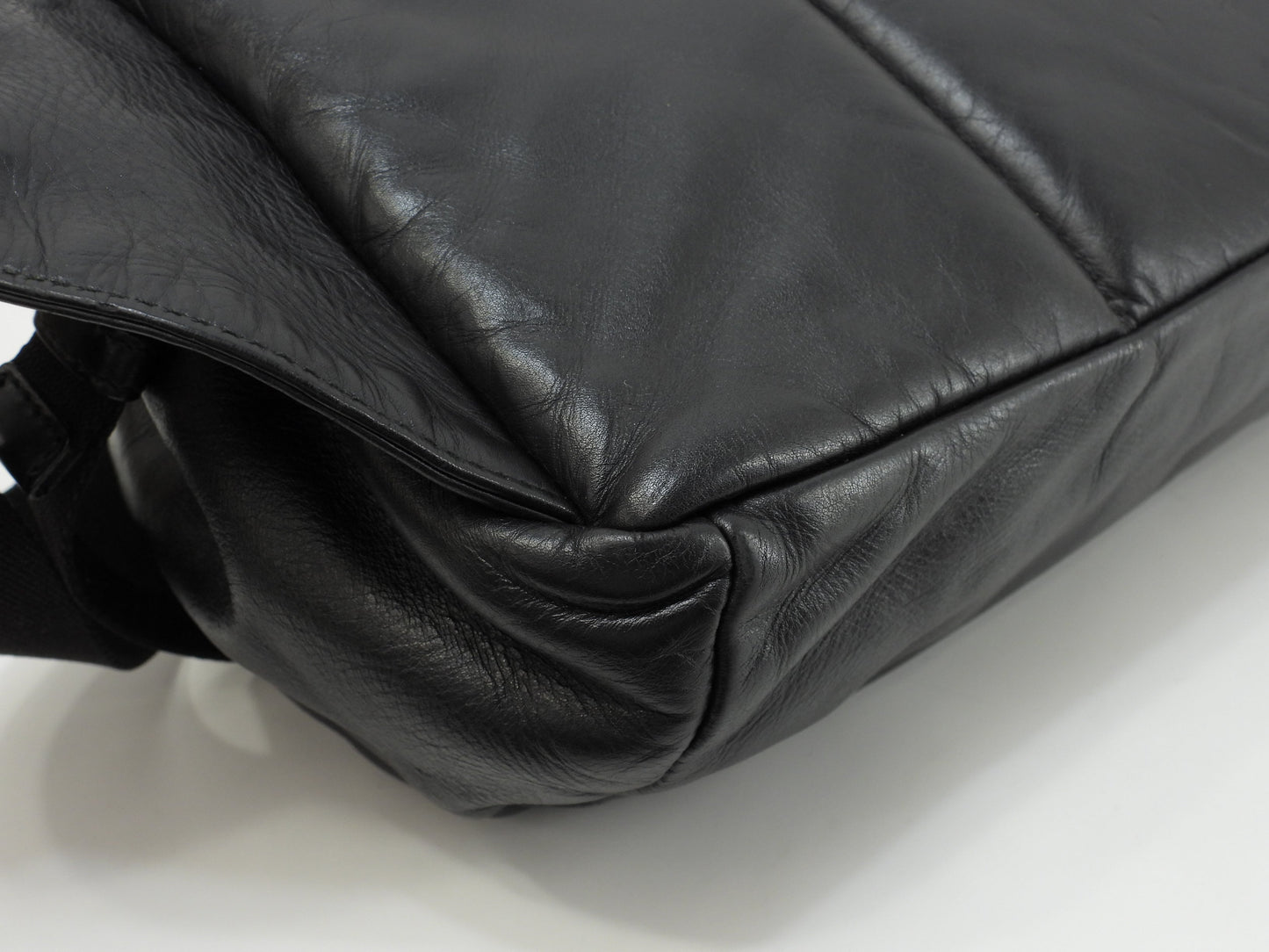 Bottega Veneta marsupio Intrecciato in pelle nera con marsupio a tracolla @B03658988E