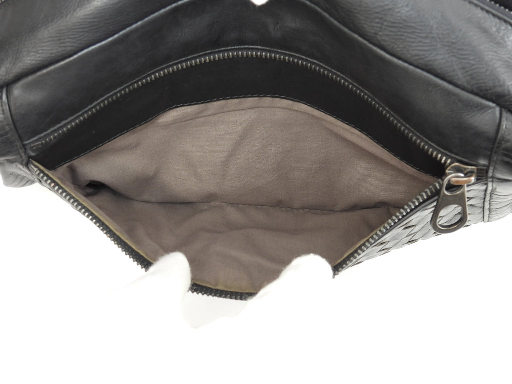 Bottega Veneta marsupio Intrecciato in pelle nera con marsupio a tracolla @B03658988E