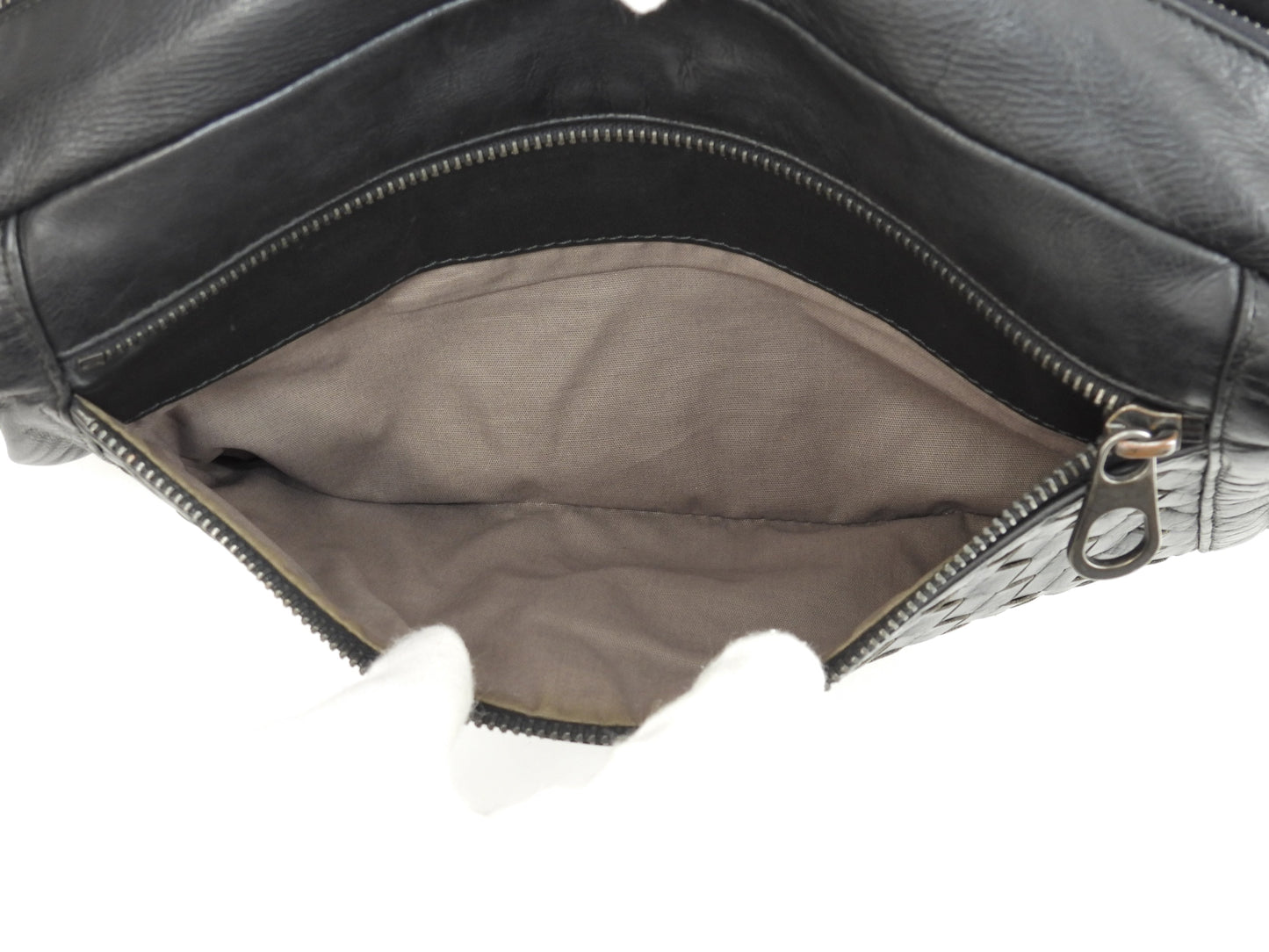 Bottega Veneta marsupio Intrecciato in pelle nera con marsupio a tracolla @B03658988E