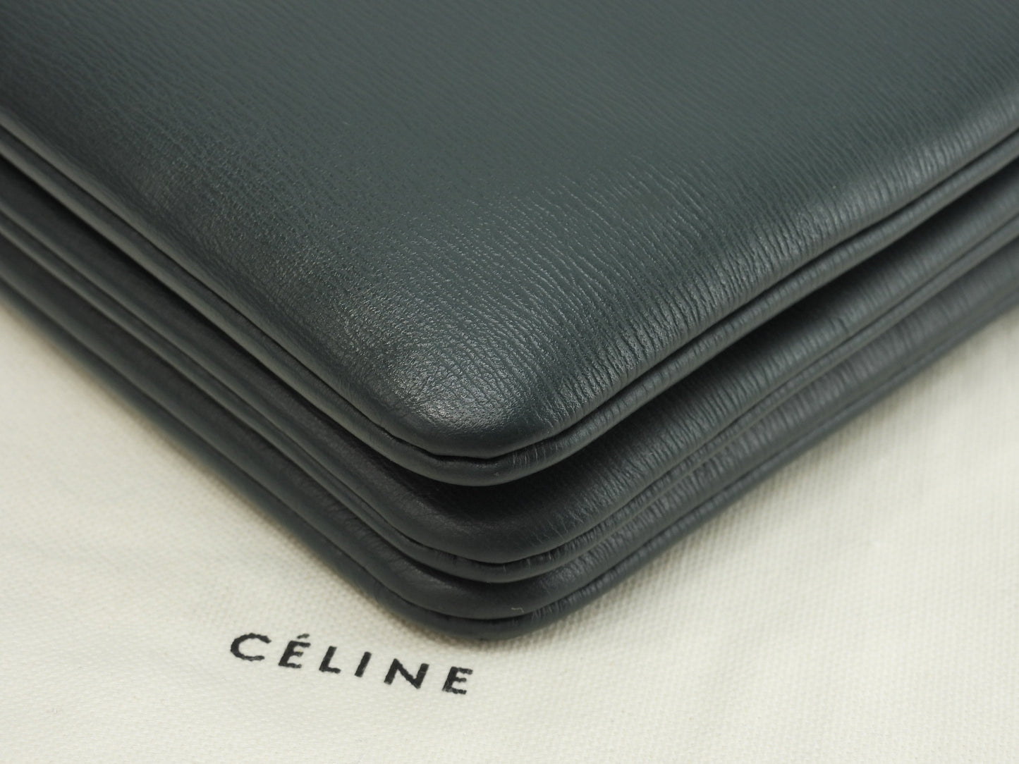 Celine Trio Small in pelle goffrata verde, pochette a tracolla @S-GA-4117