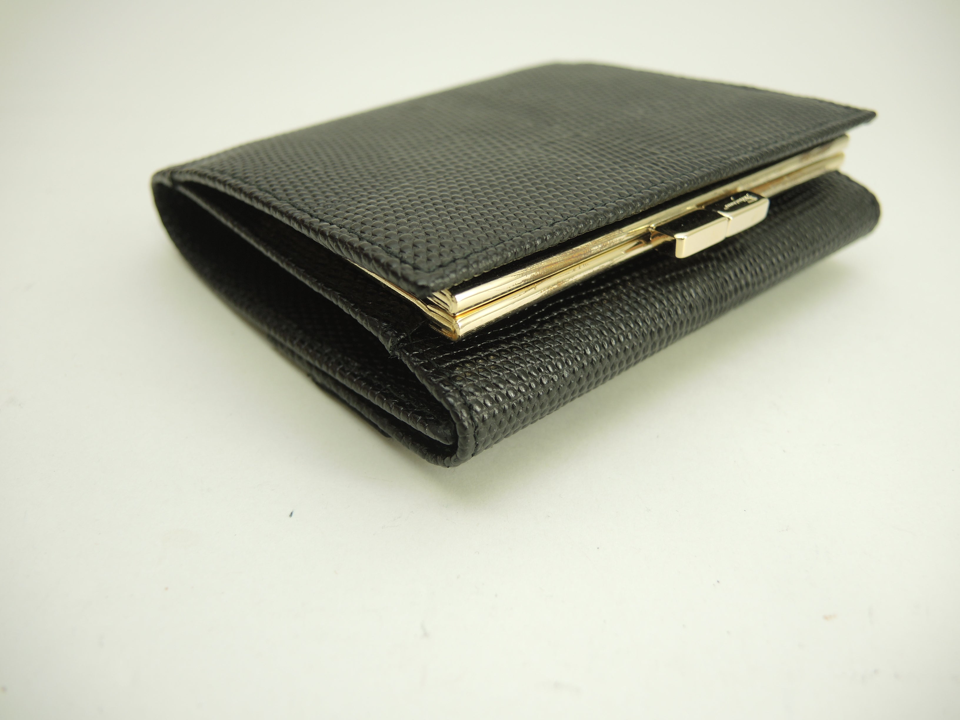 Salvatore Ferragamo Portafoglio compatto Vara in pelle nera, portafoglio a doppio bottone con chiusura a clip, nuovo @IK-22-0141
