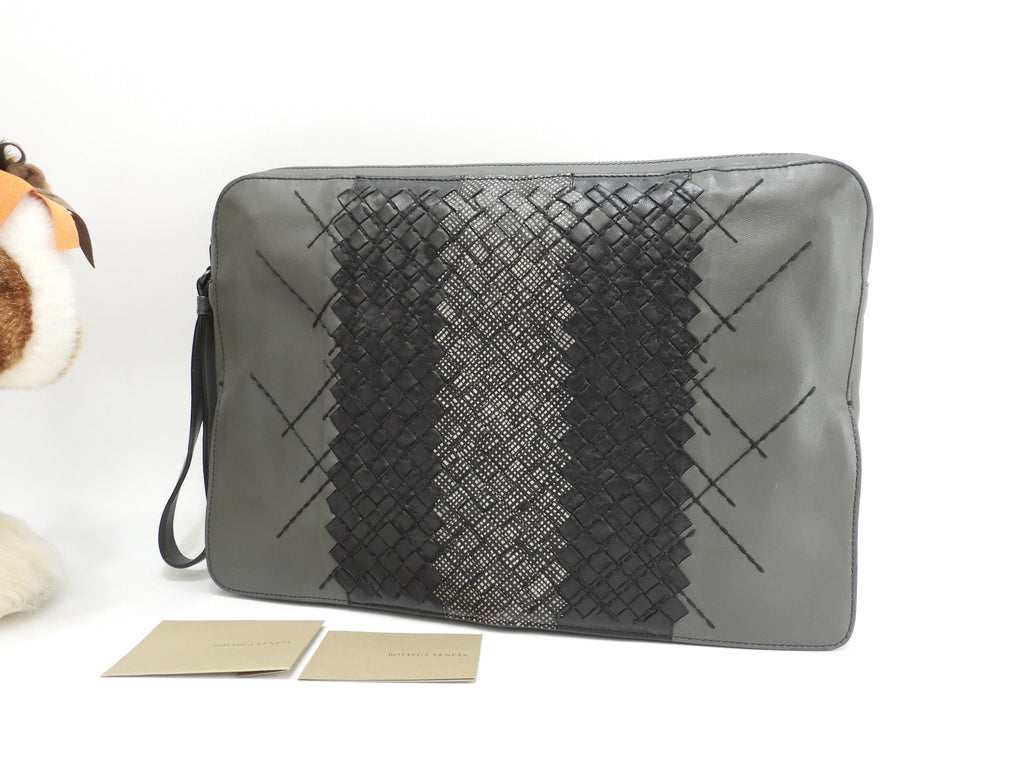 Bottega Veneta Pochette in pelle Intrecciato grigio scuro borsa a mano uomo ottime condizioni @B06334657O