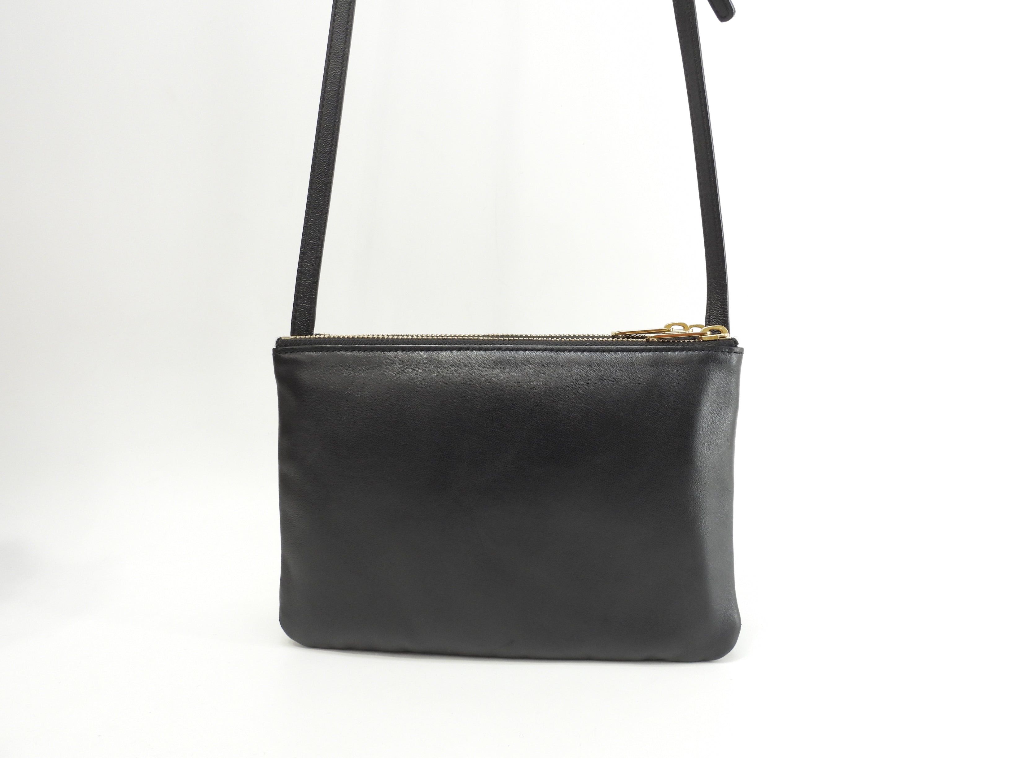 Celine Trio Small in pelle nera con hardware dorato, pochette a tracolla @U-AT-0189
