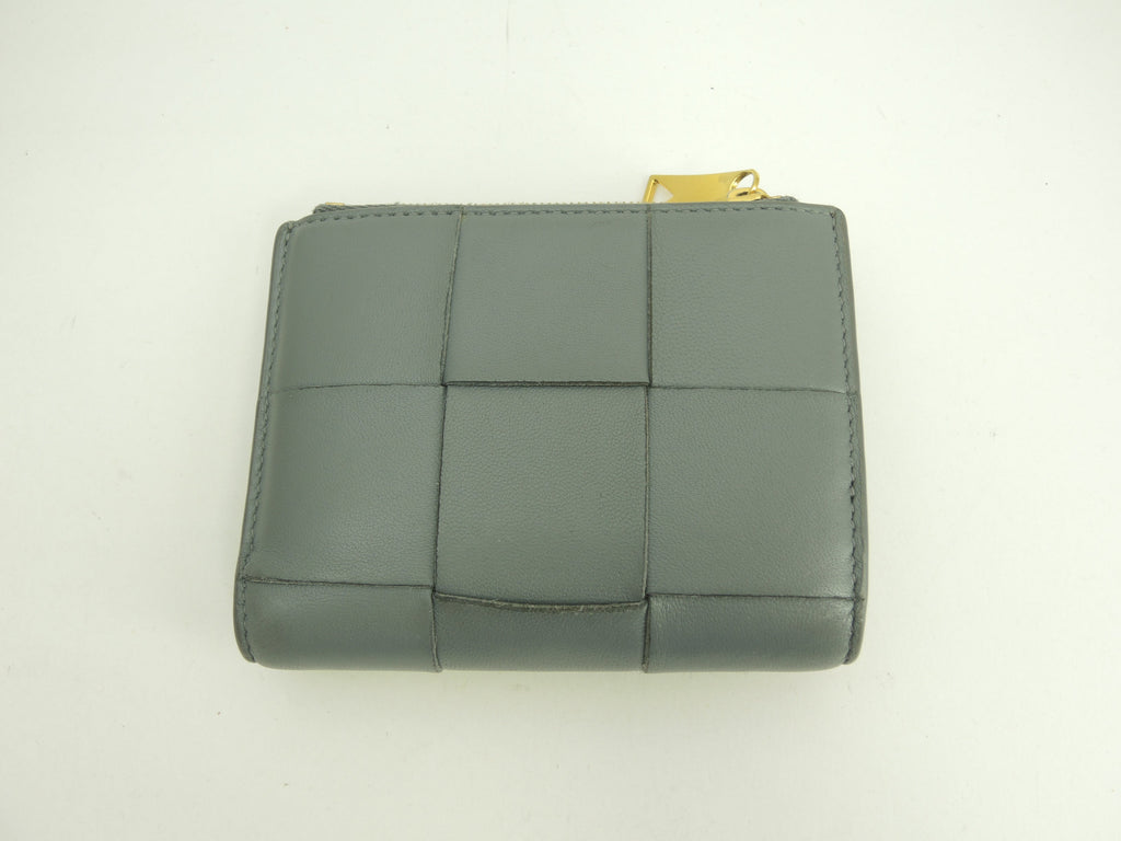 Bottega Veneta - Portafoglio Cassette in pelle grigia, a 2 scomparti, compatto, in ottime condizioni @A00034351Z