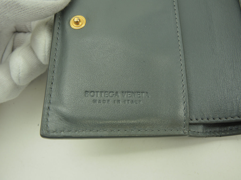 Bottega Veneta - Portafoglio Cassette in pelle grigia, a 2 scomparti, compatto, in ottime condizioni @A00034351Z
