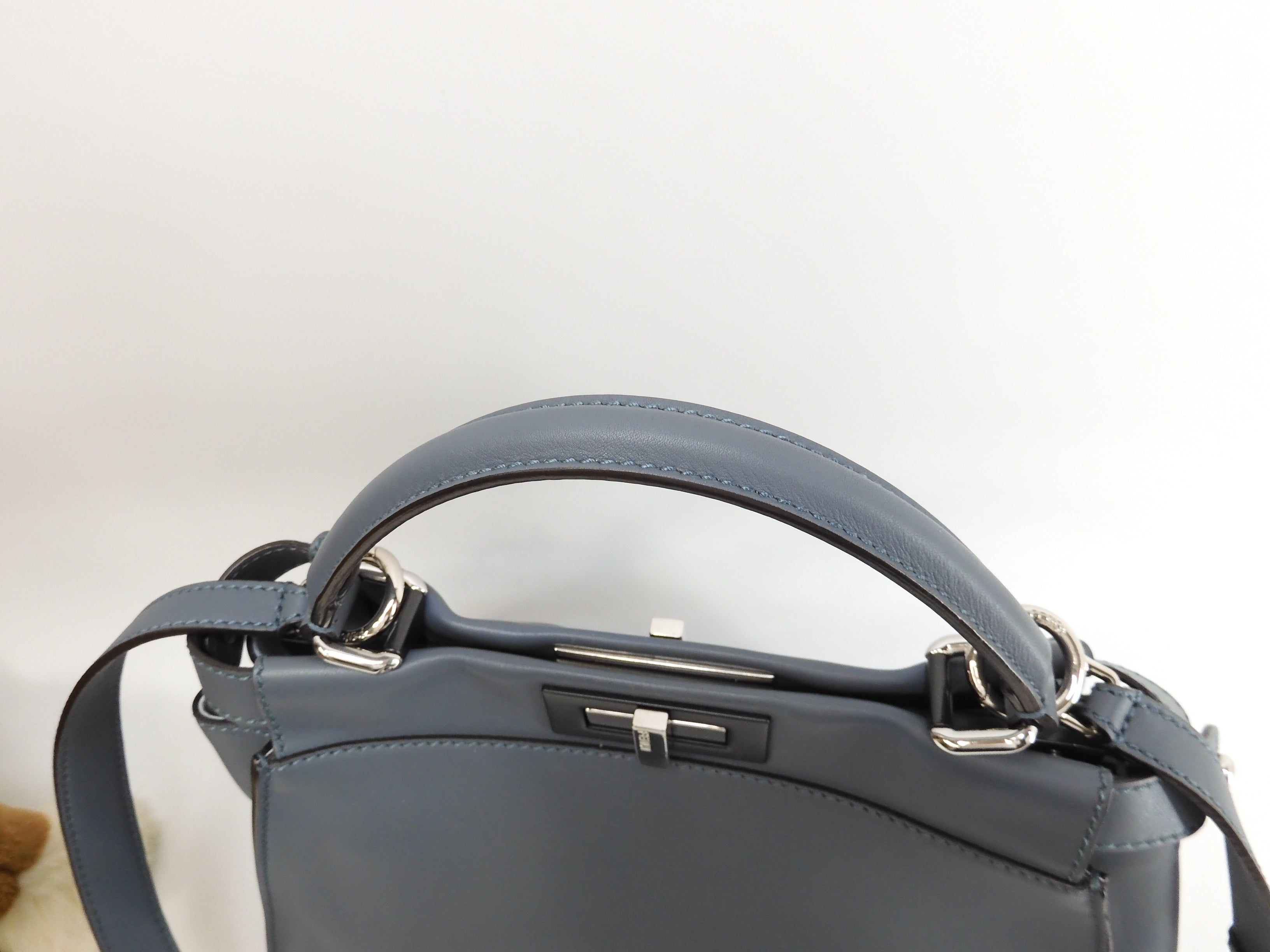 FENDI Peekaboo Regular Pelle Grigio-azzurra Borsa a mano con tracolla Condizioni eccellenti @ 3