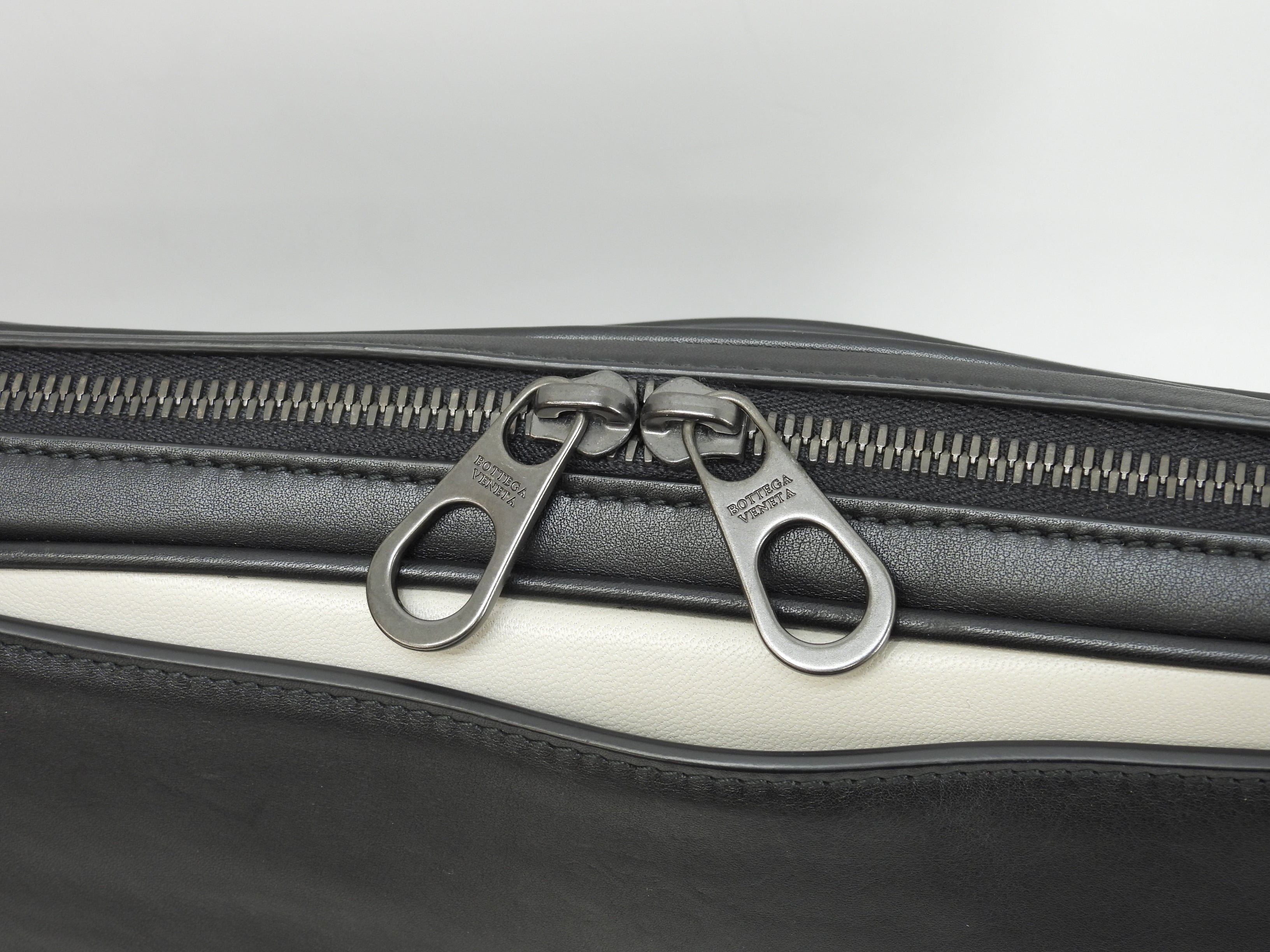 Bottega Veneta Pochette in pelle nera Intrecciato, second bag, ottime condizioni@B07533577R