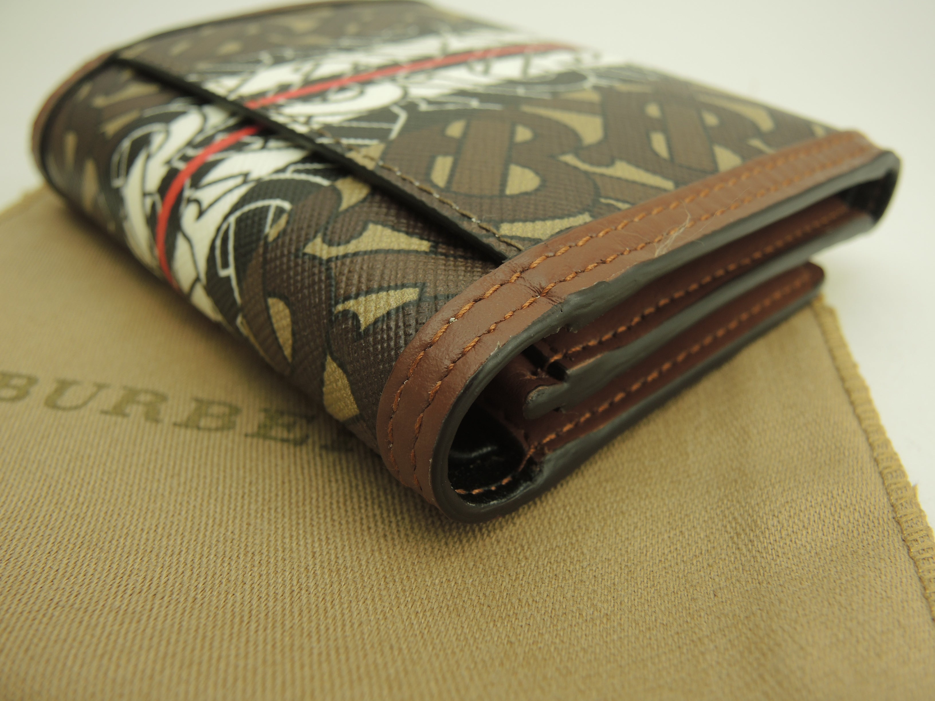 Burberry Portafoglio compatto motivo TB PVC/Pelle Portafoglio a 3 ante Piccolo portafoglio Inutilizzato@POPELFI071SEB