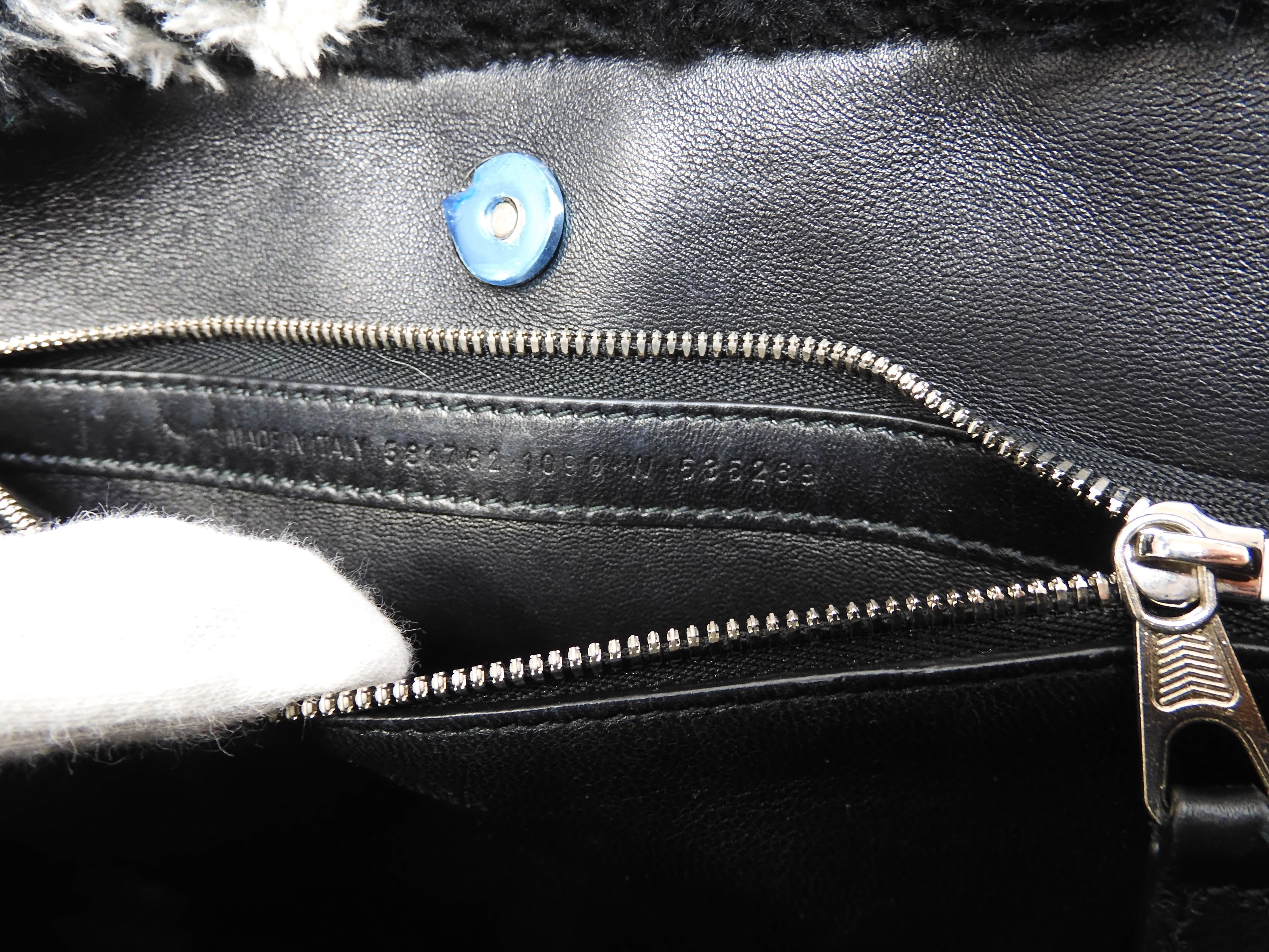Balenciaga borsa tote Everyday in montone nero e bianco con tracolla @ 27