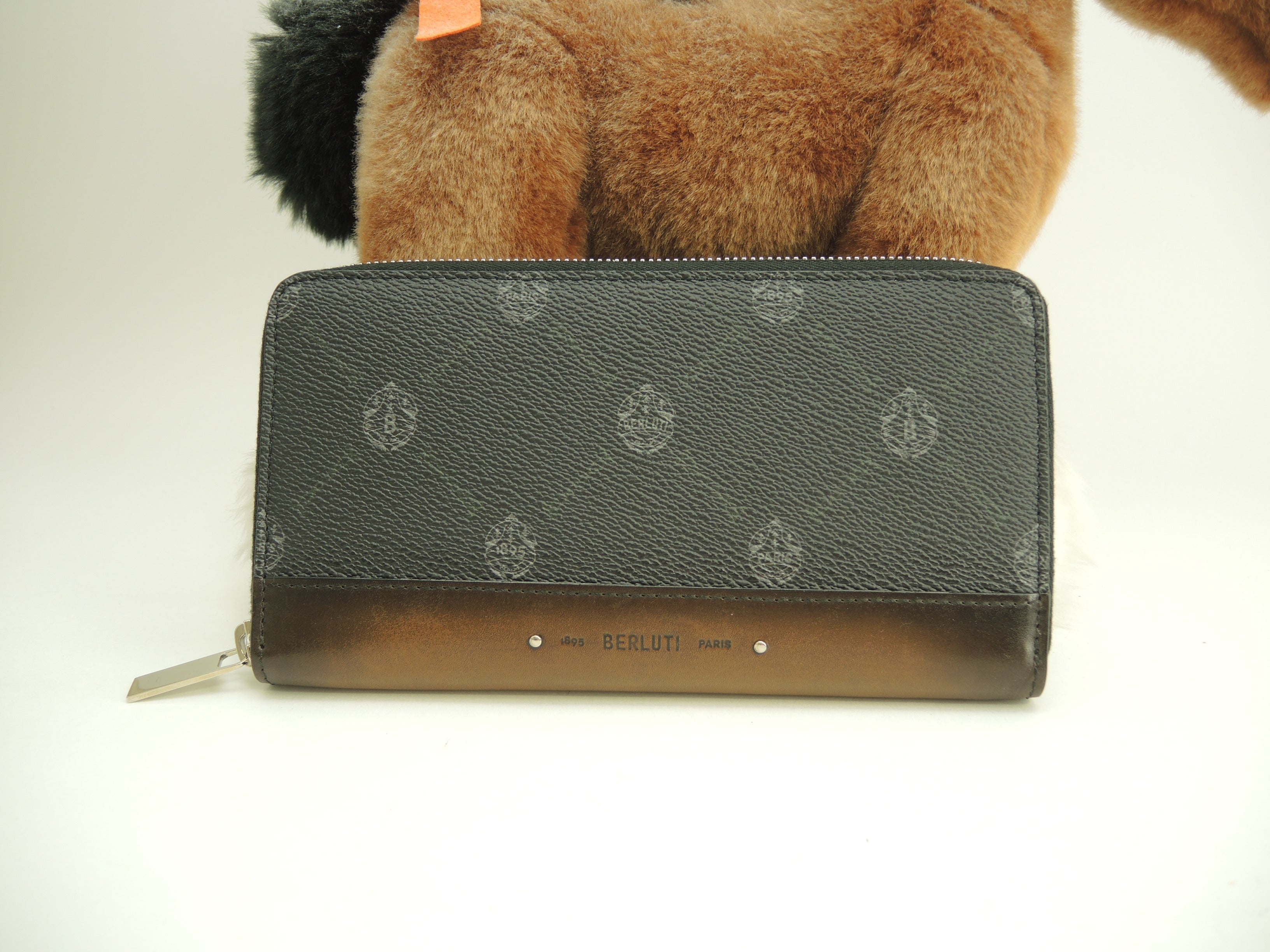 Berluti Portafoglio con cerniera Itauba Signature in pelle nera e marrone da uomo @F0250