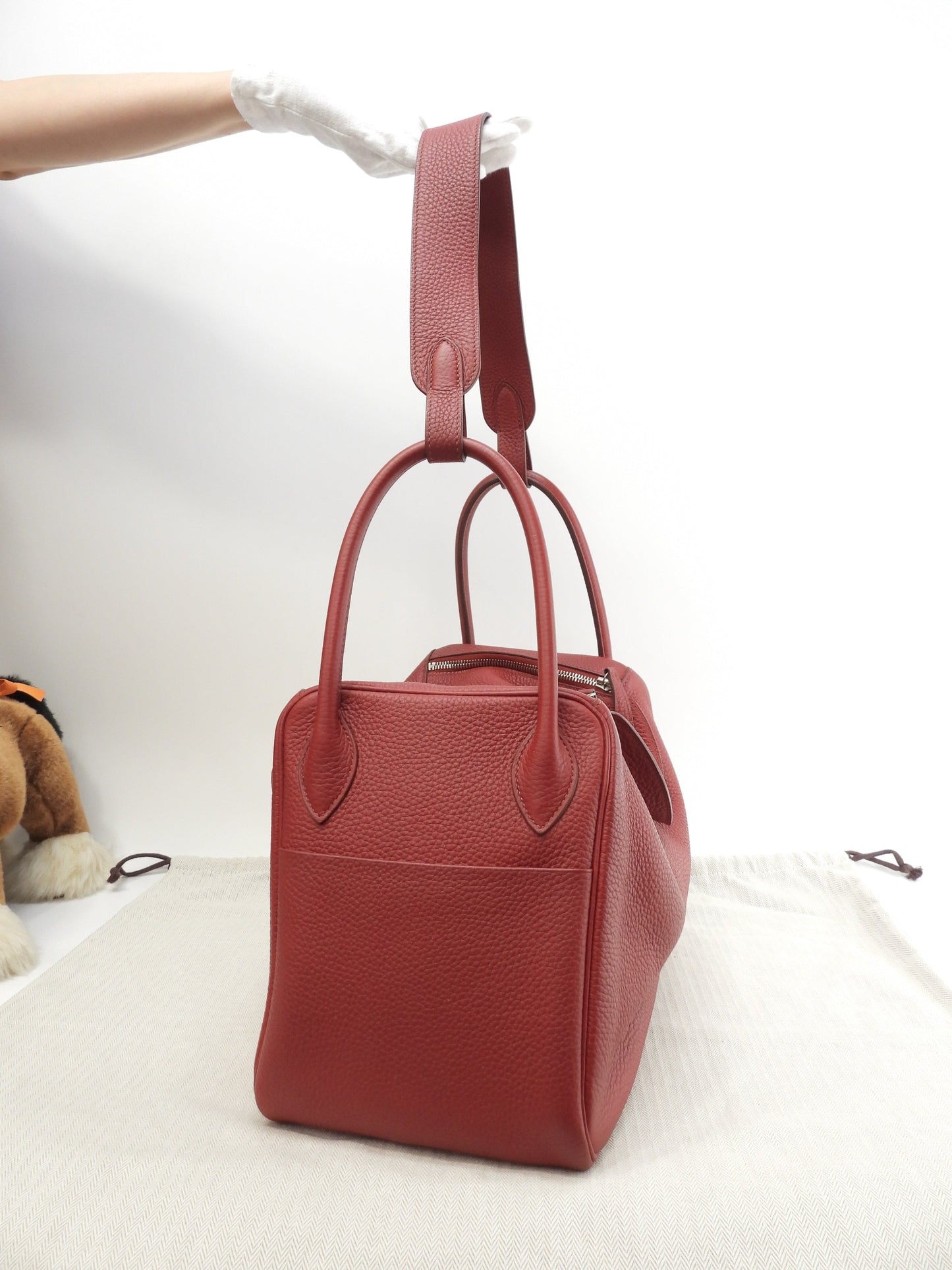 Hermès Lindy 34 in Taurillon Clemence, rosso, borsa a mano e a tracolla @□Q 3