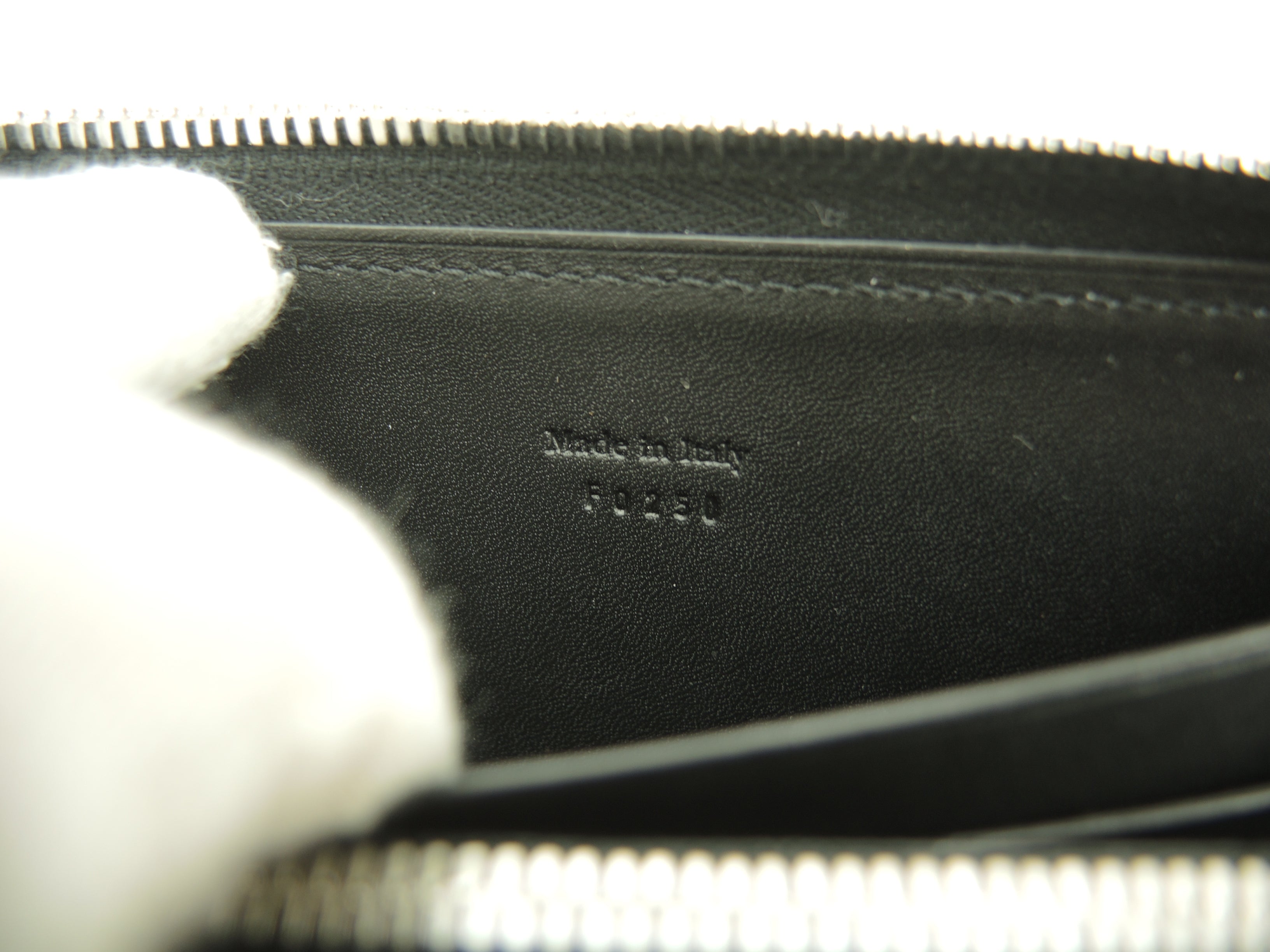 Berluti Portafoglio con cerniera Itauba Signature in pelle nera e marrone da uomo @F0250