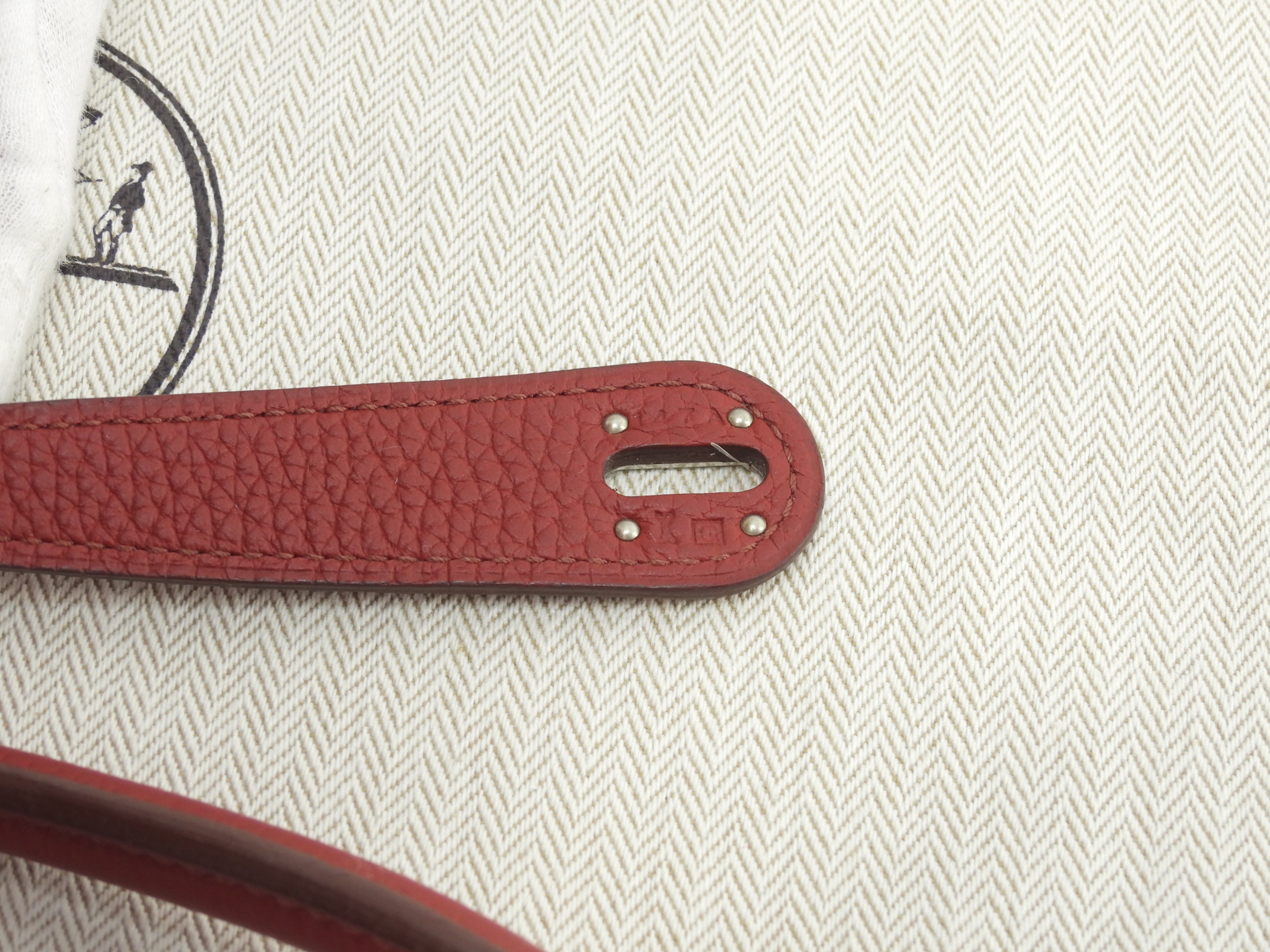 Hermès Lindy 34 in Taurillon Clemence, rosso, borsa a mano e a tracolla @□Q 3