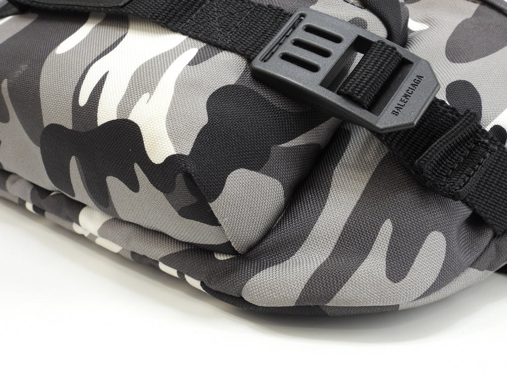 Balenciaga marsupio Every Day in nylon nero e bianco, in ottime condizioni @ 46