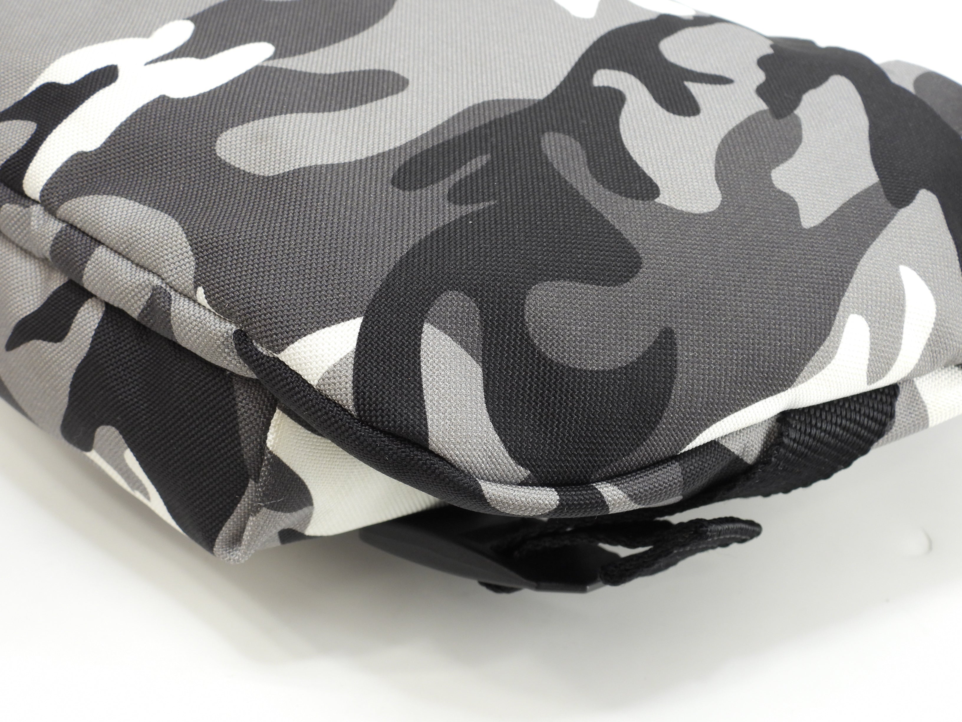 Balenciaga marsupio Every Day in nylon nero e bianco, in ottime condizioni @ 46