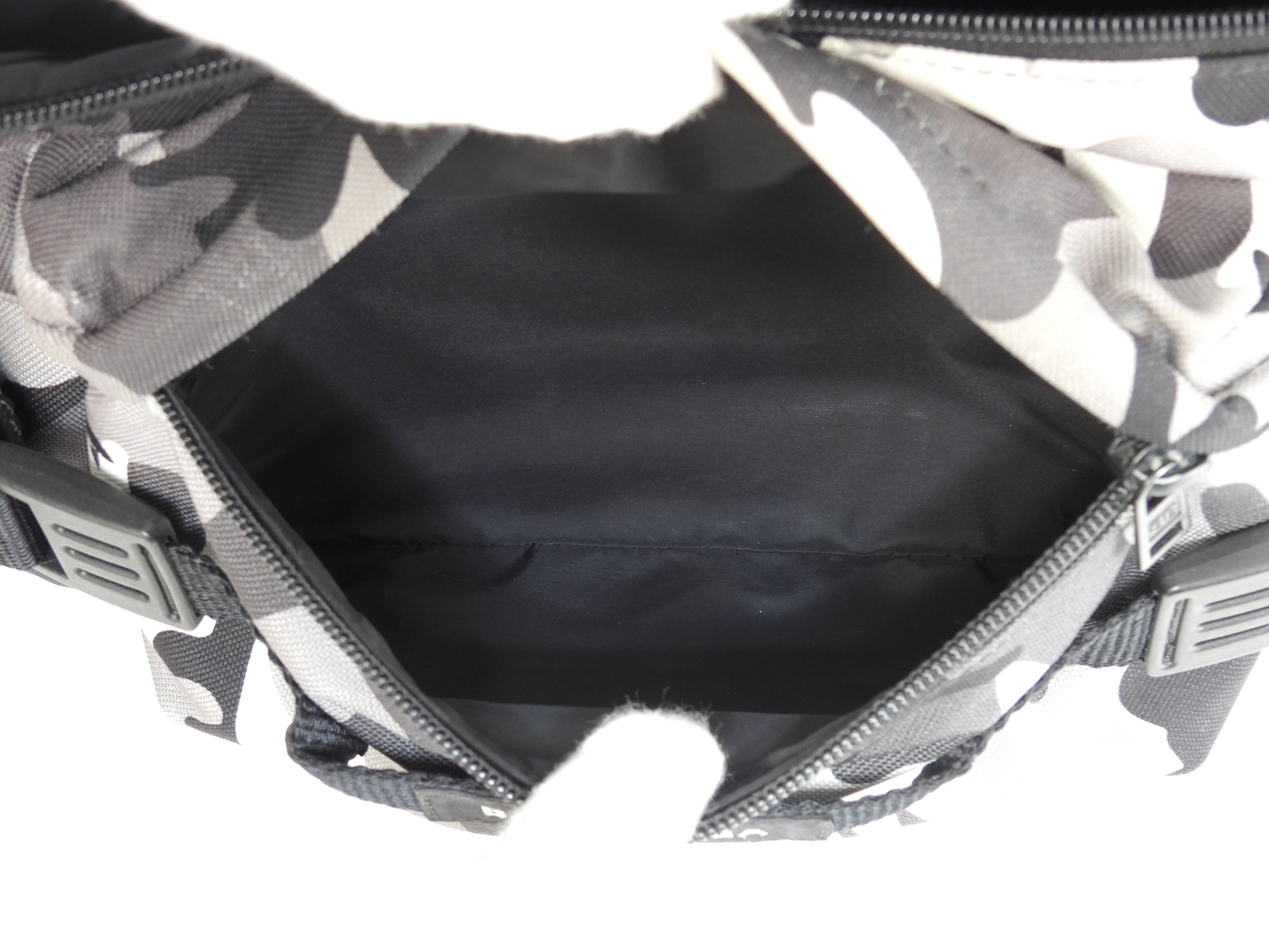 Balenciaga marsupio Every Day in nylon nero e bianco, in ottime condizioni @ 46