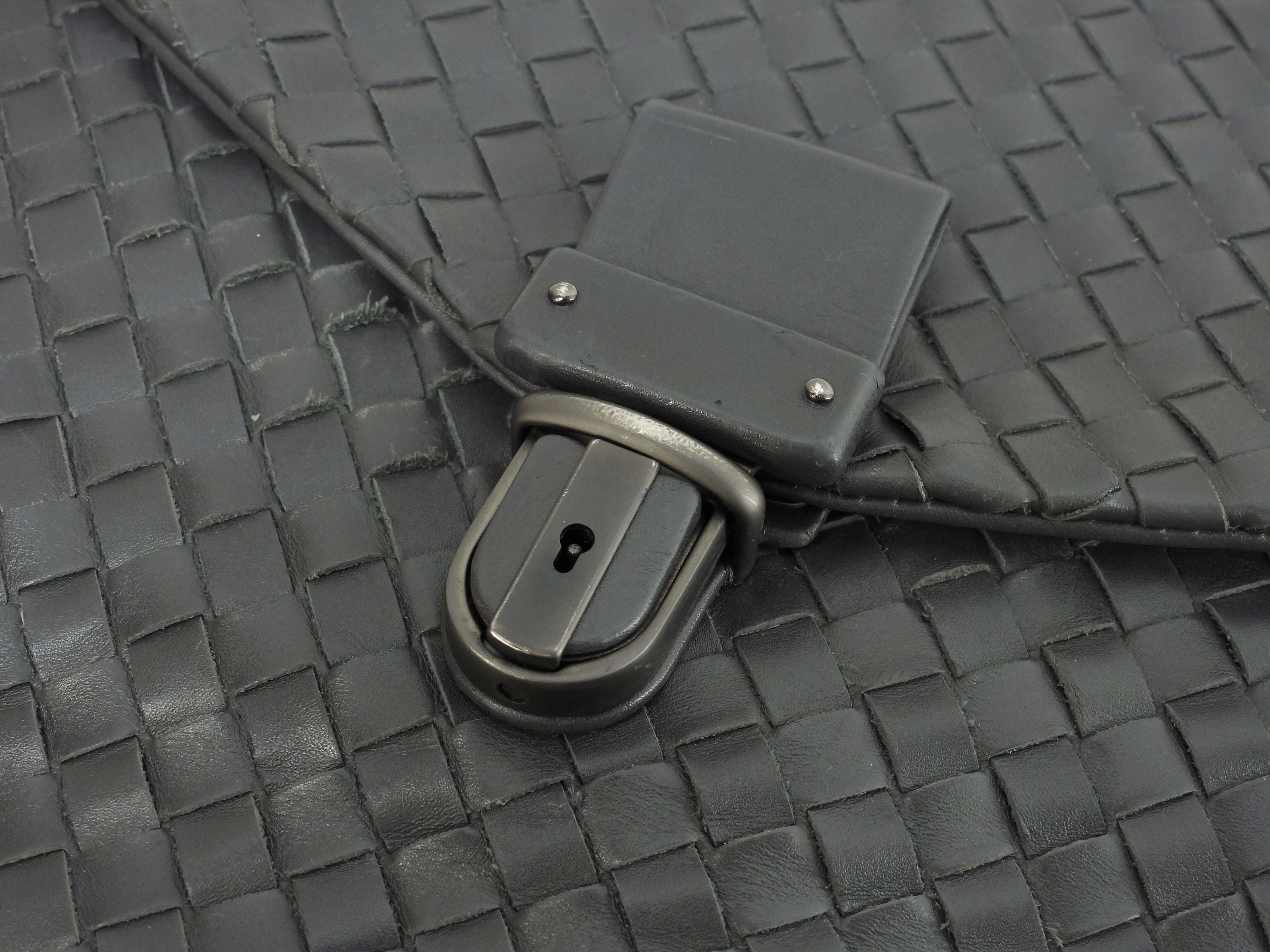 Bottega Veneta ventiquattrore Intrecciato in pelle grigia, cartella, ottime condizioni @B02225646Z