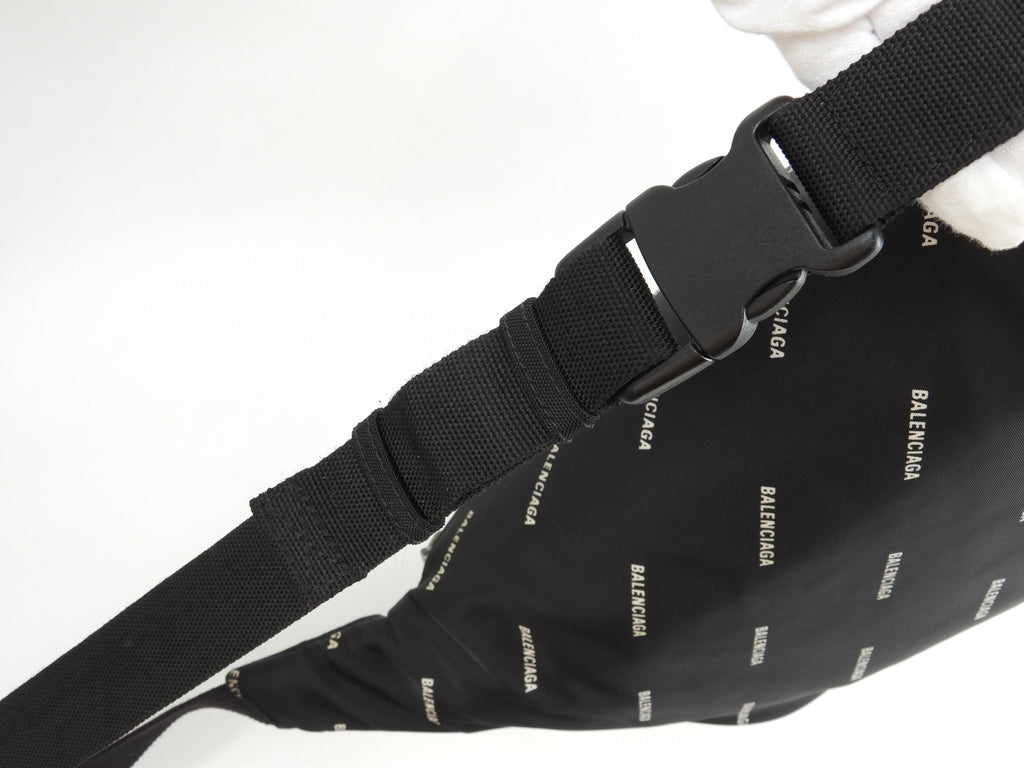 Marsupio Balenciaga Explorer in nylon nero con logo bianco @ 5