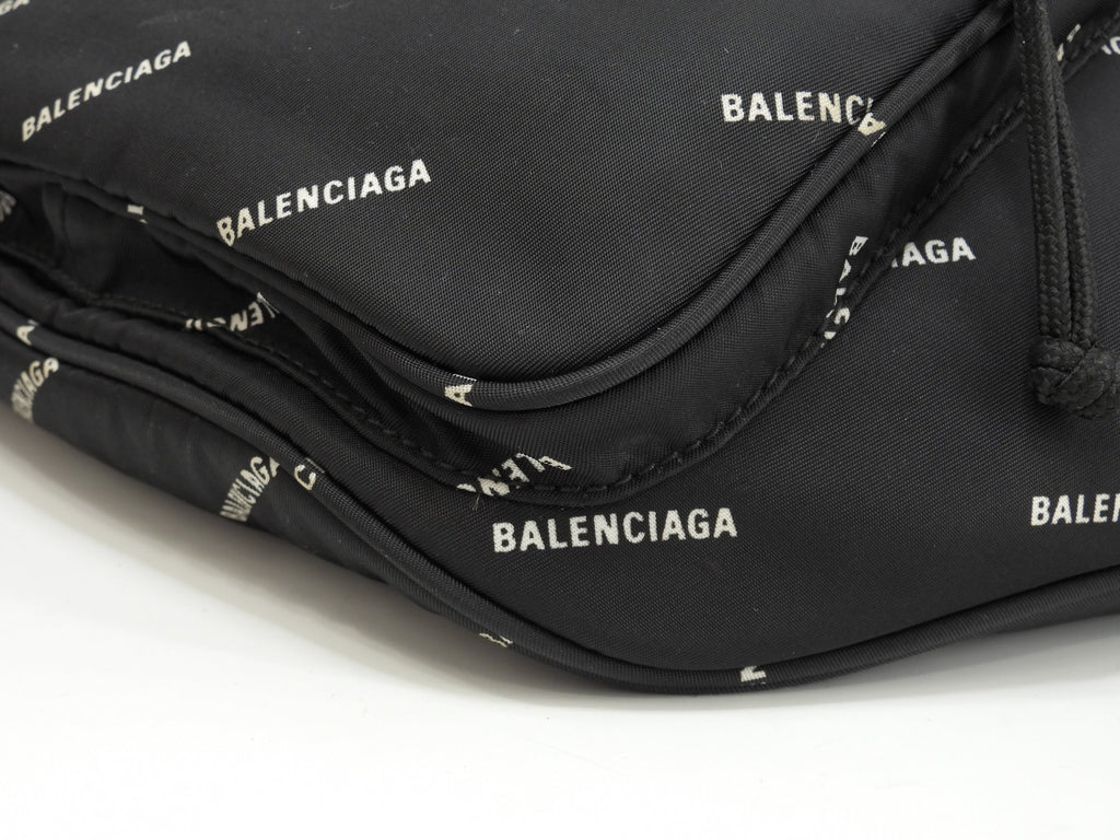 Marsupio Balenciaga Explorer in nylon nero con logo bianco @ 5