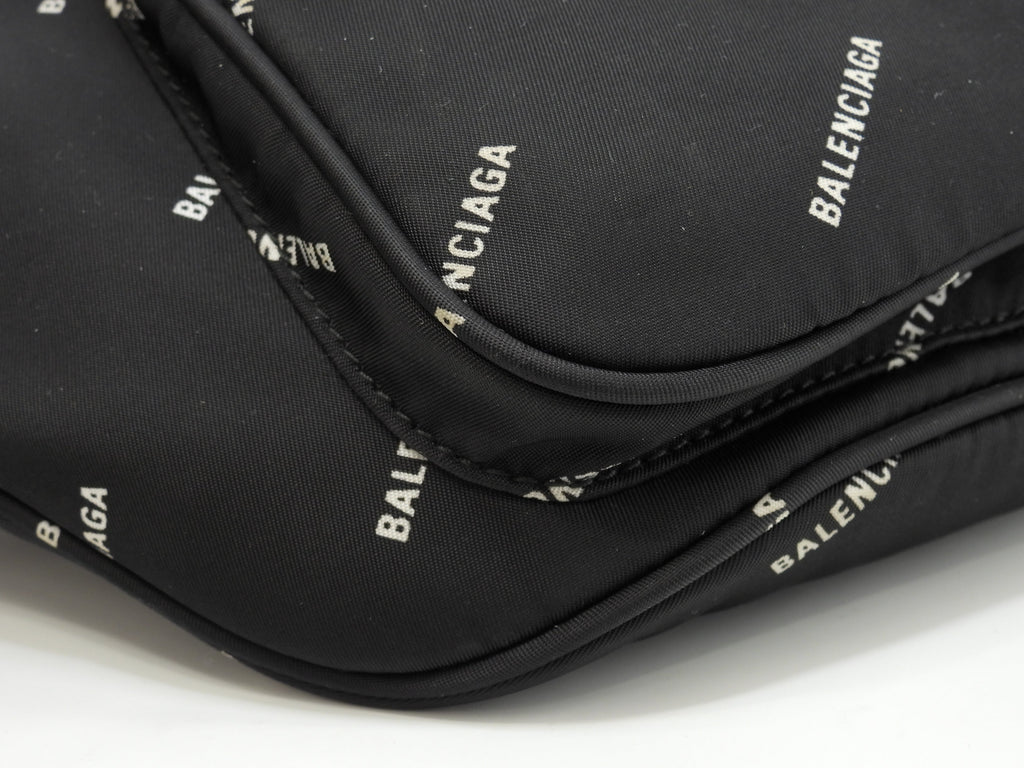 Marsupio Balenciaga Explorer in nylon nero con logo bianco @ 5